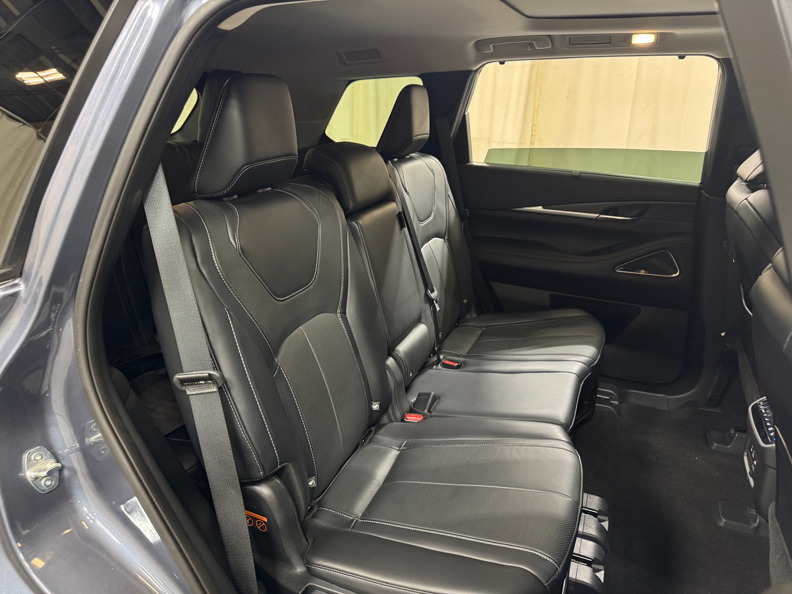 Thumbnail: 2023 INFINITI QX60 - 5