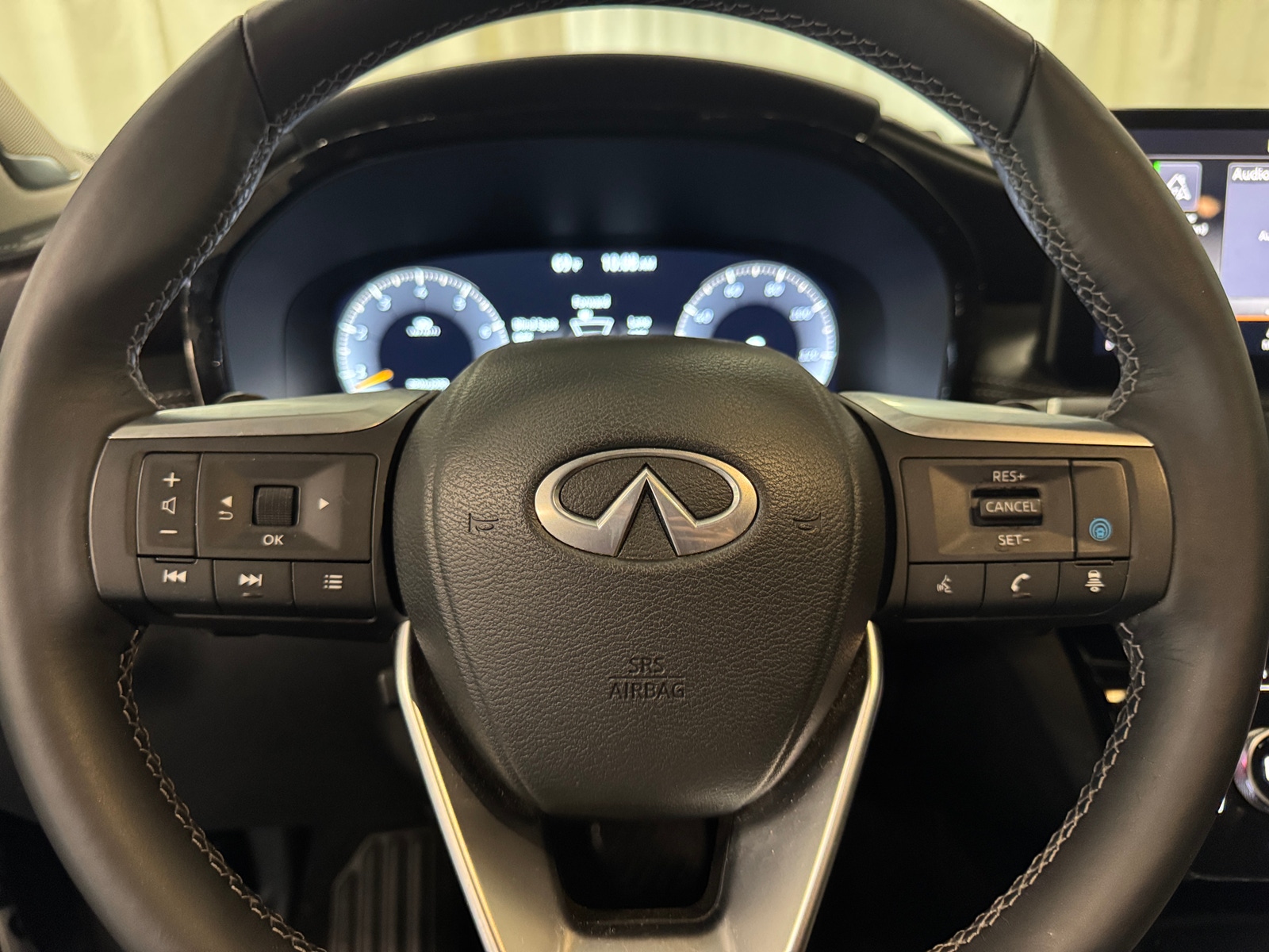 Thumbnail: 2023 INFINITI QX60 - 4