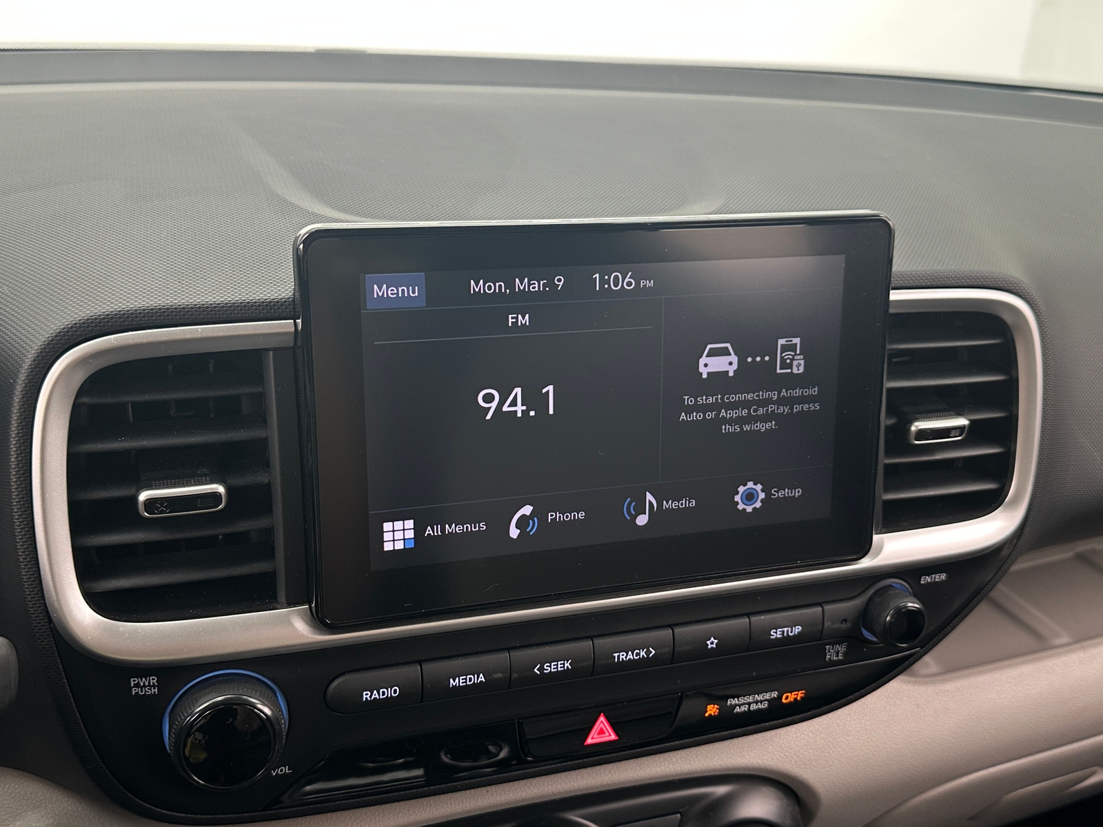 Thumbnail: 2024 Hyundai Venue - 4