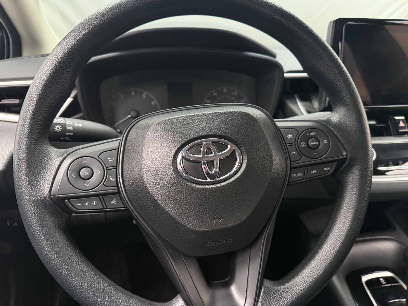 Thumbnail: 2025 Toyota Corolla - 5