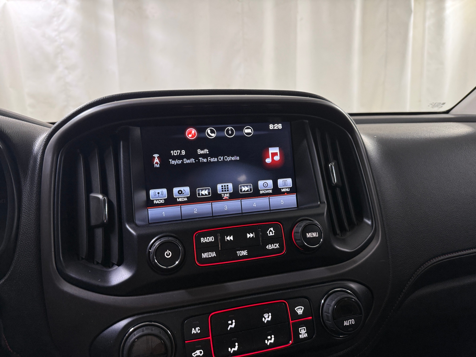 Thumbnail: 2016 GMC Canyon - 4