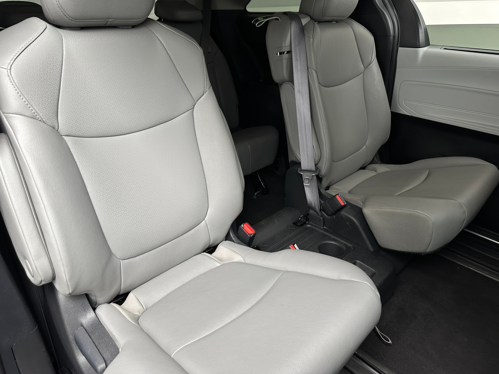 Thumbnail: 2025 Toyota Sienna - 5