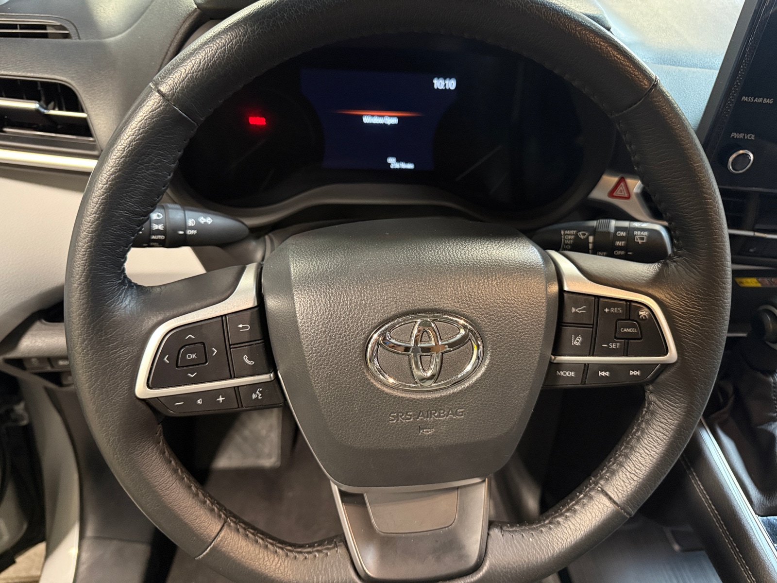 Thumbnail: 2025 Toyota Sienna - 4