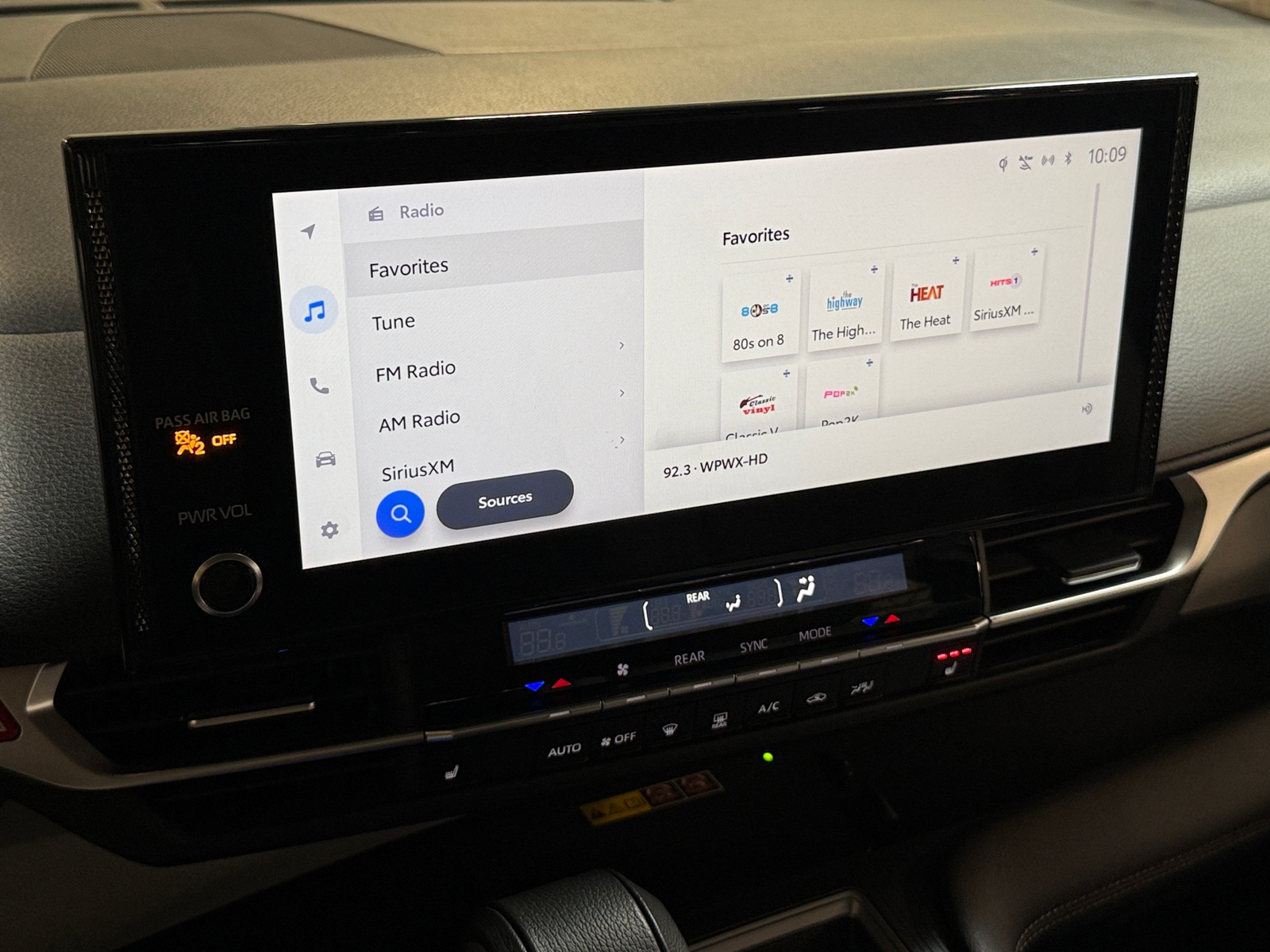 Thumbnail: 2025 Toyota Sienna - 3