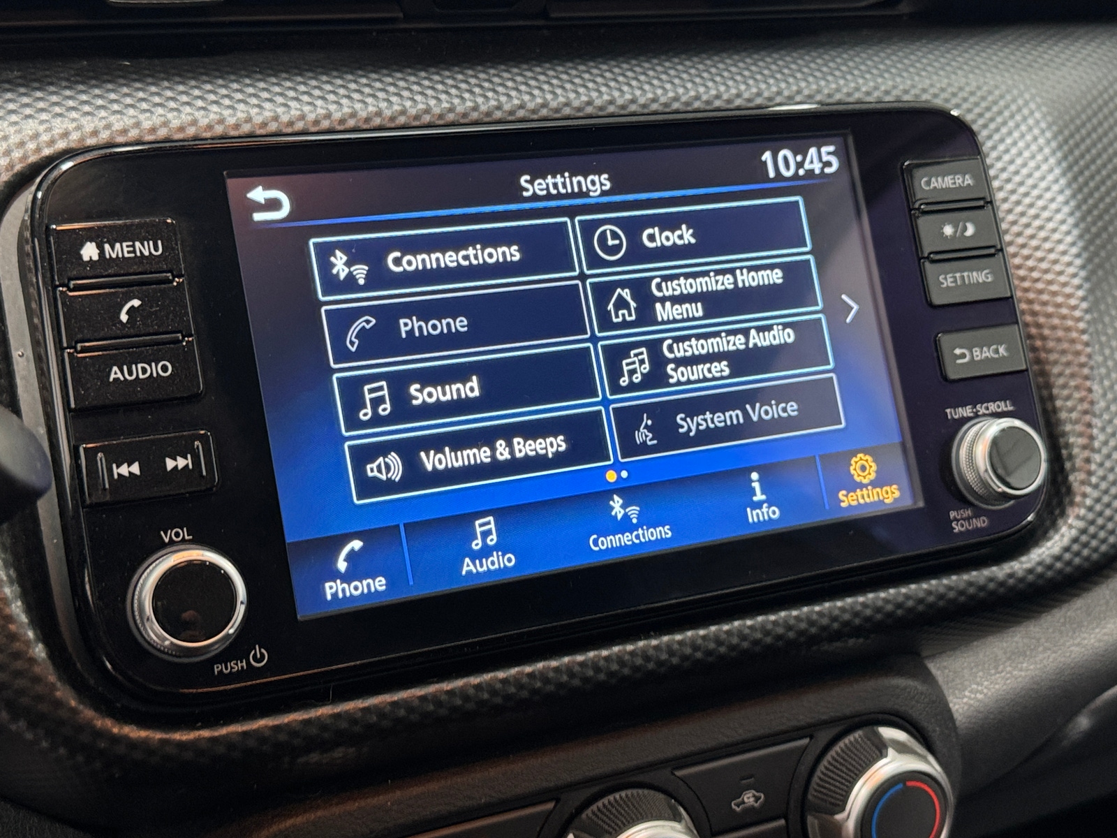 Thumbnail: 2023 Nissan Kicks - 4