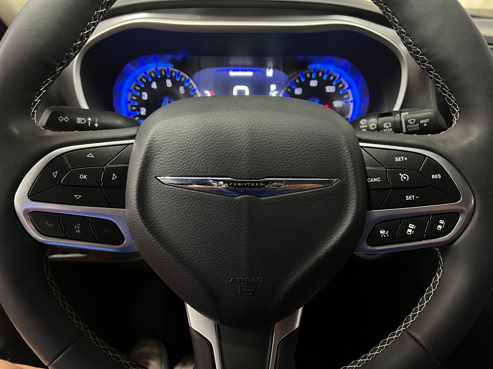 Thumbnail: 2025 Chrysler Pacifica - 4