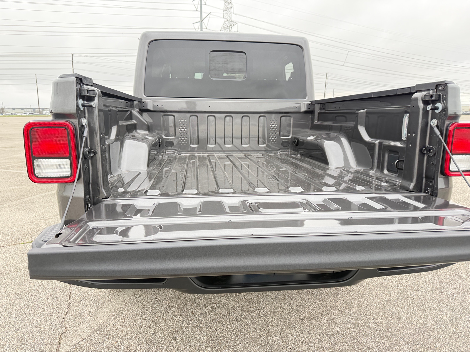 Thumbnail: 2026 Jeep Gladiator - 6
