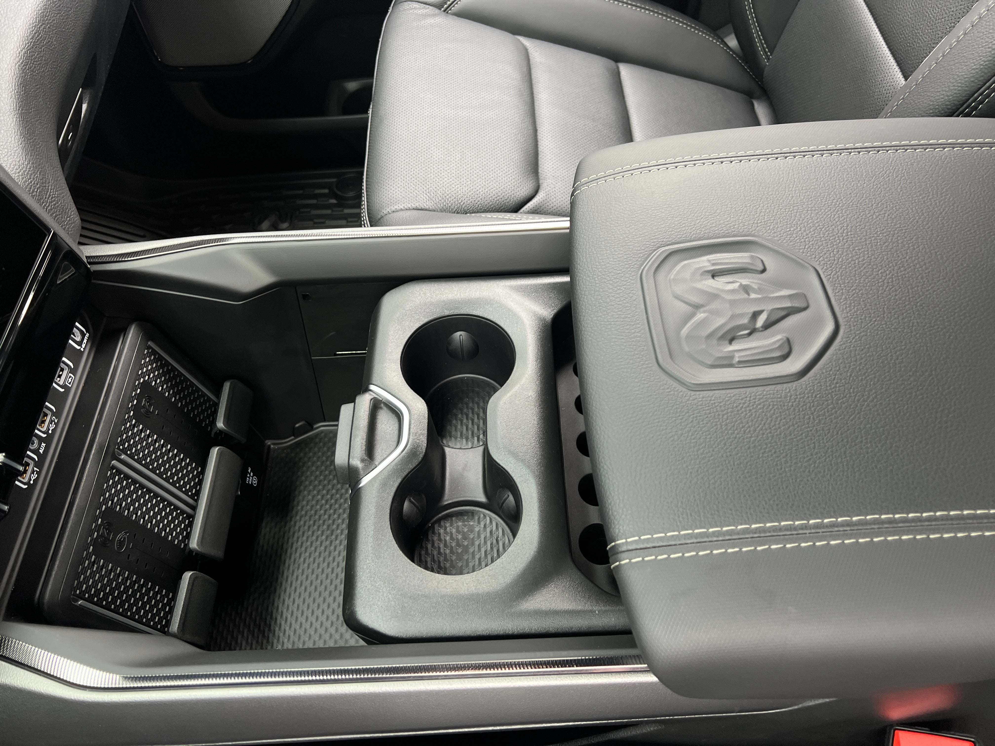 2026 RAM 1500 Rebel - Photo 7