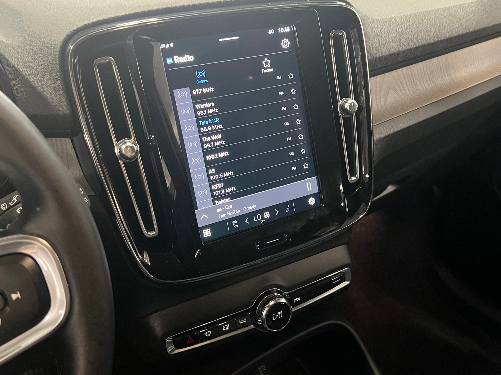 Thumbnail: 2025 Volvo XC40 - 3