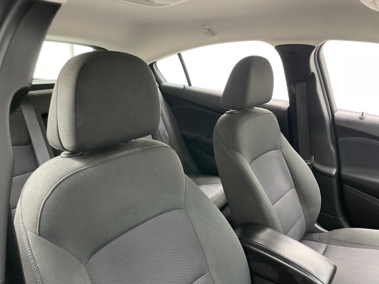 Thumbnail: 2018 Chevrolet Cruze - 2