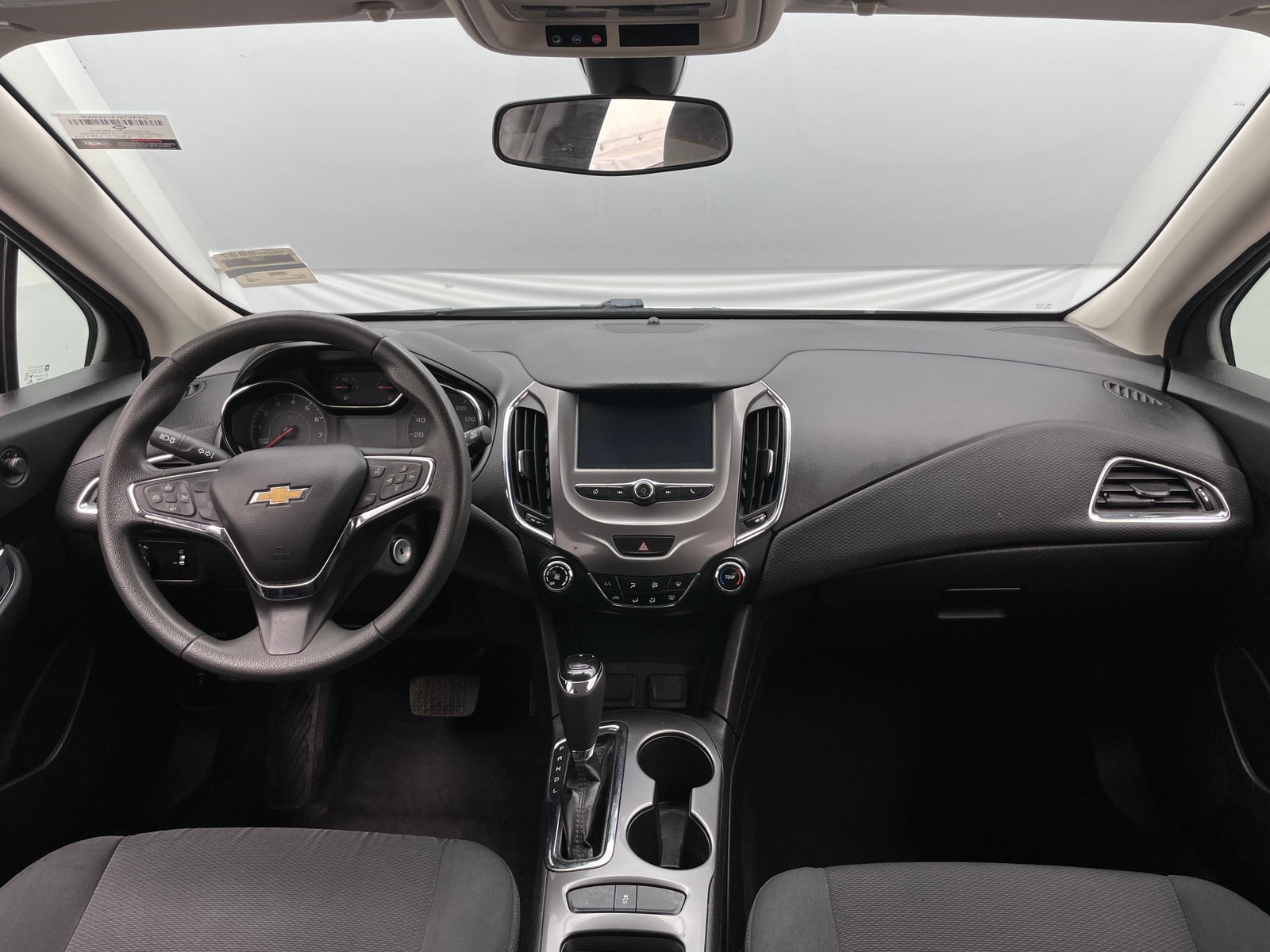 Thumbnail: 2018 Chevrolet Cruze - 3