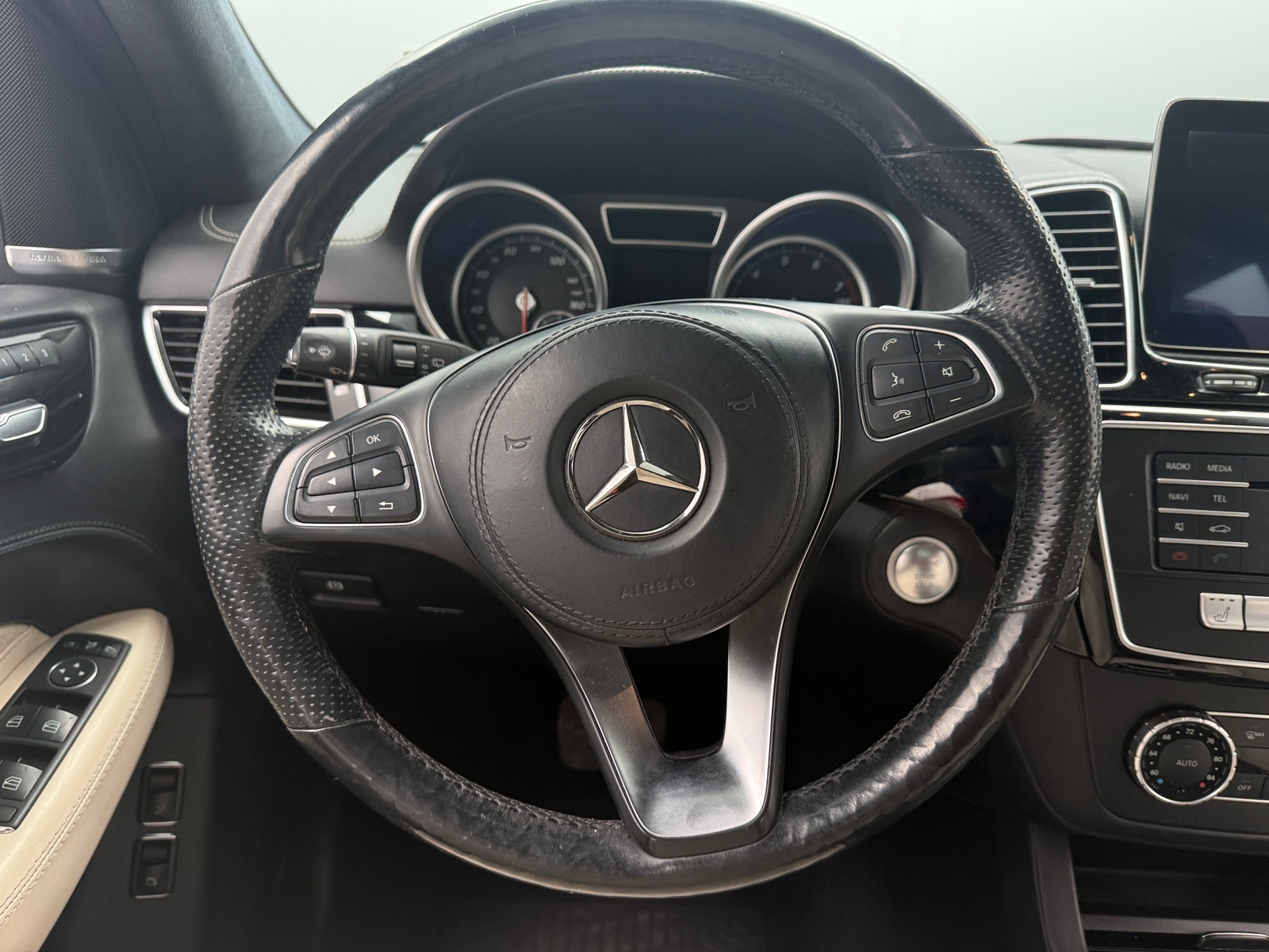 Thumbnail: 2017 Mercedes-Benz GLS - 4