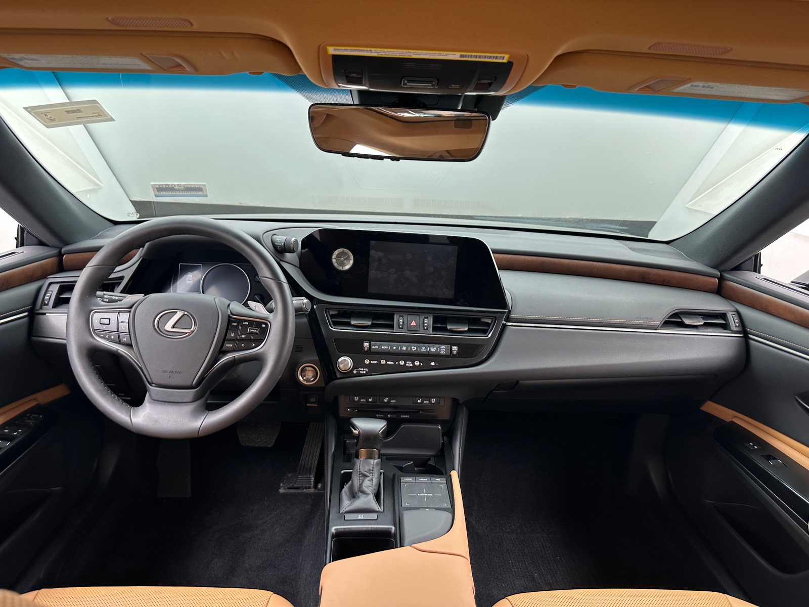 Thumbnail: 2022 Lexus ES - 2