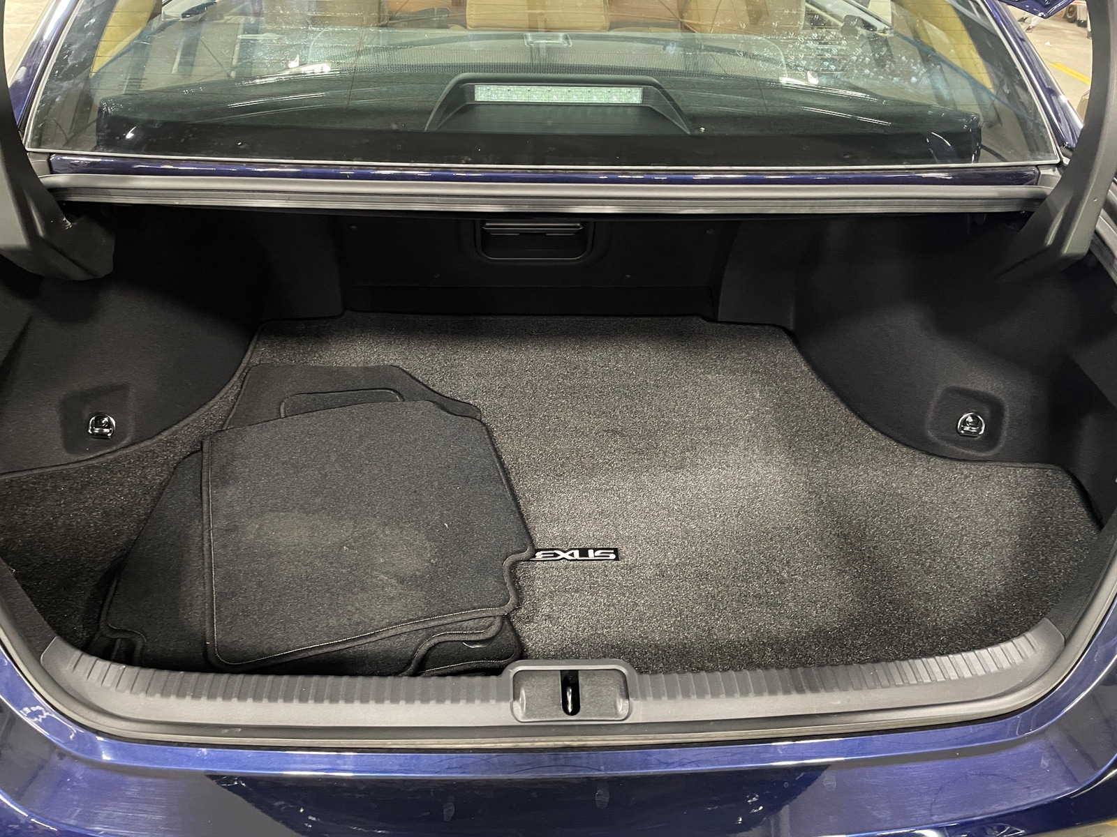 Thumbnail: 2022 Lexus ES - 6