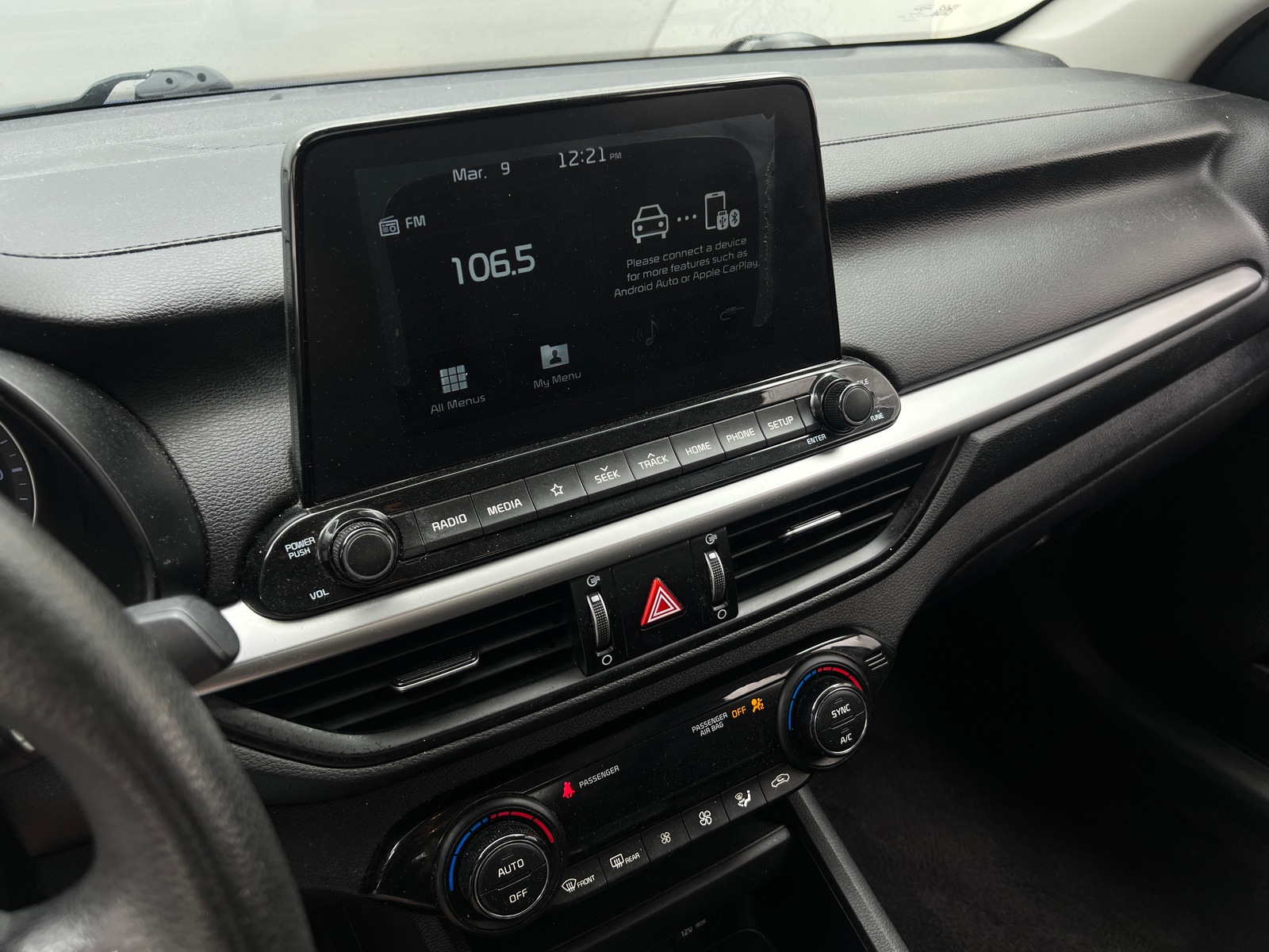 Thumbnail: 2019 Kia Forte - 4