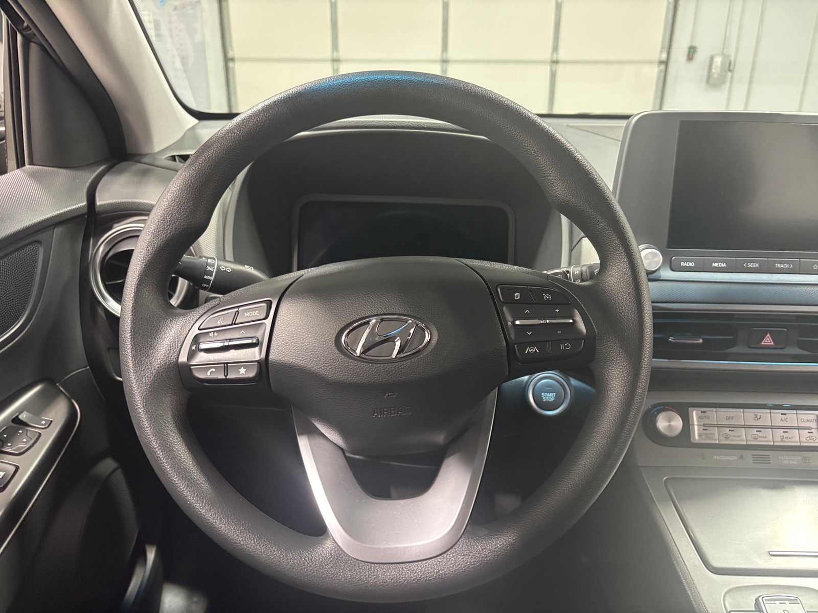 Thumbnail: 2023 Hyundai Kona - 5