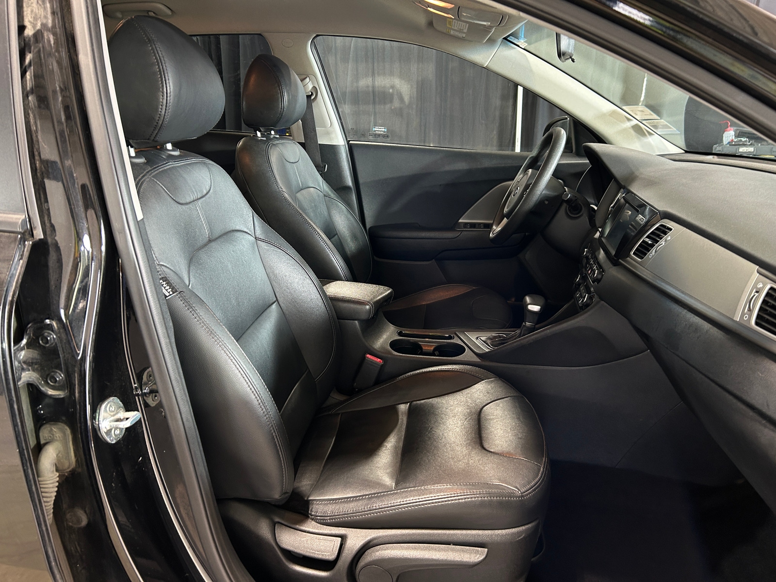 Thumbnail: 2019 Kia Niro - 2