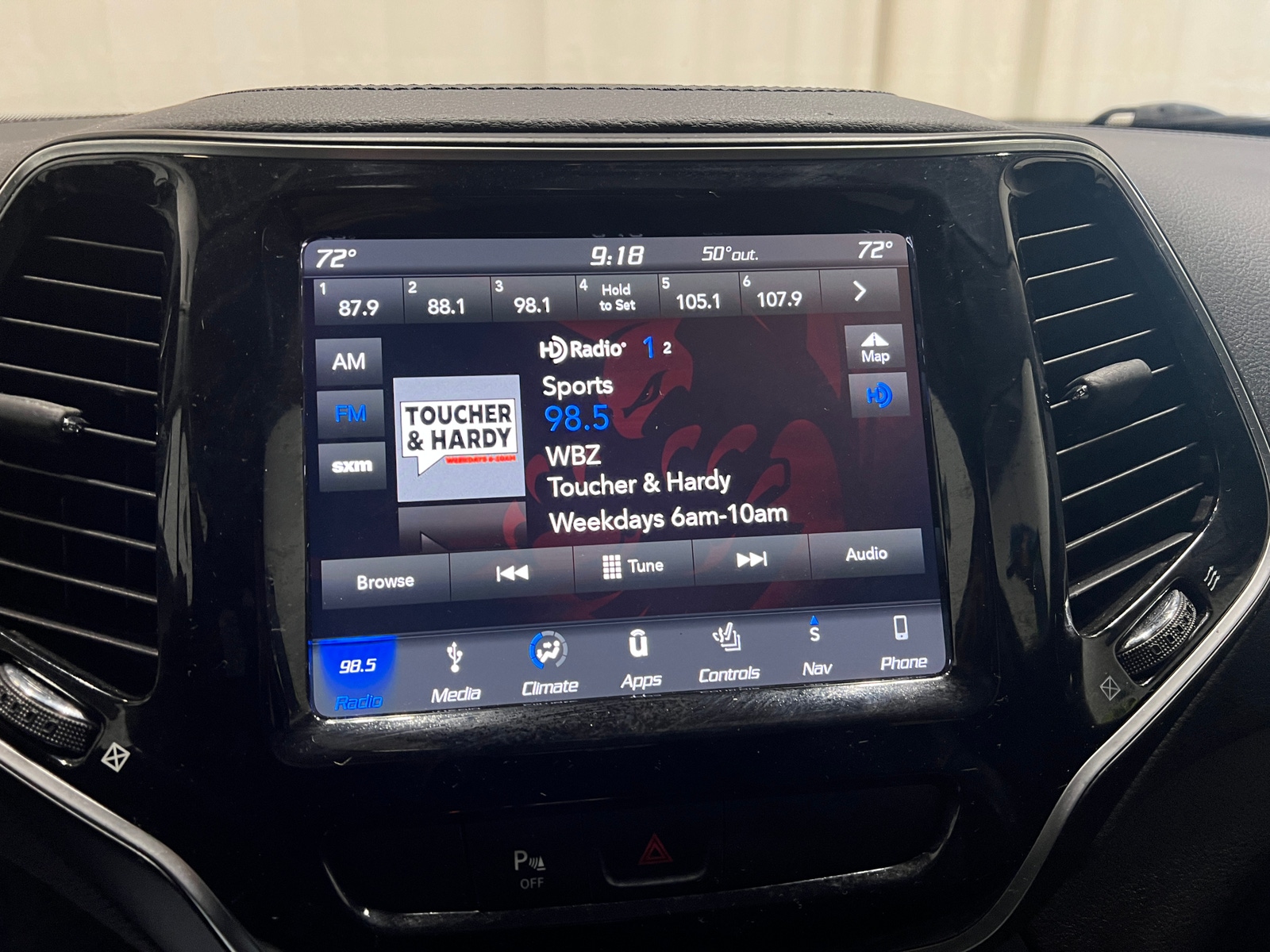 Thumbnail: 2019 Jeep Cherokee - 3