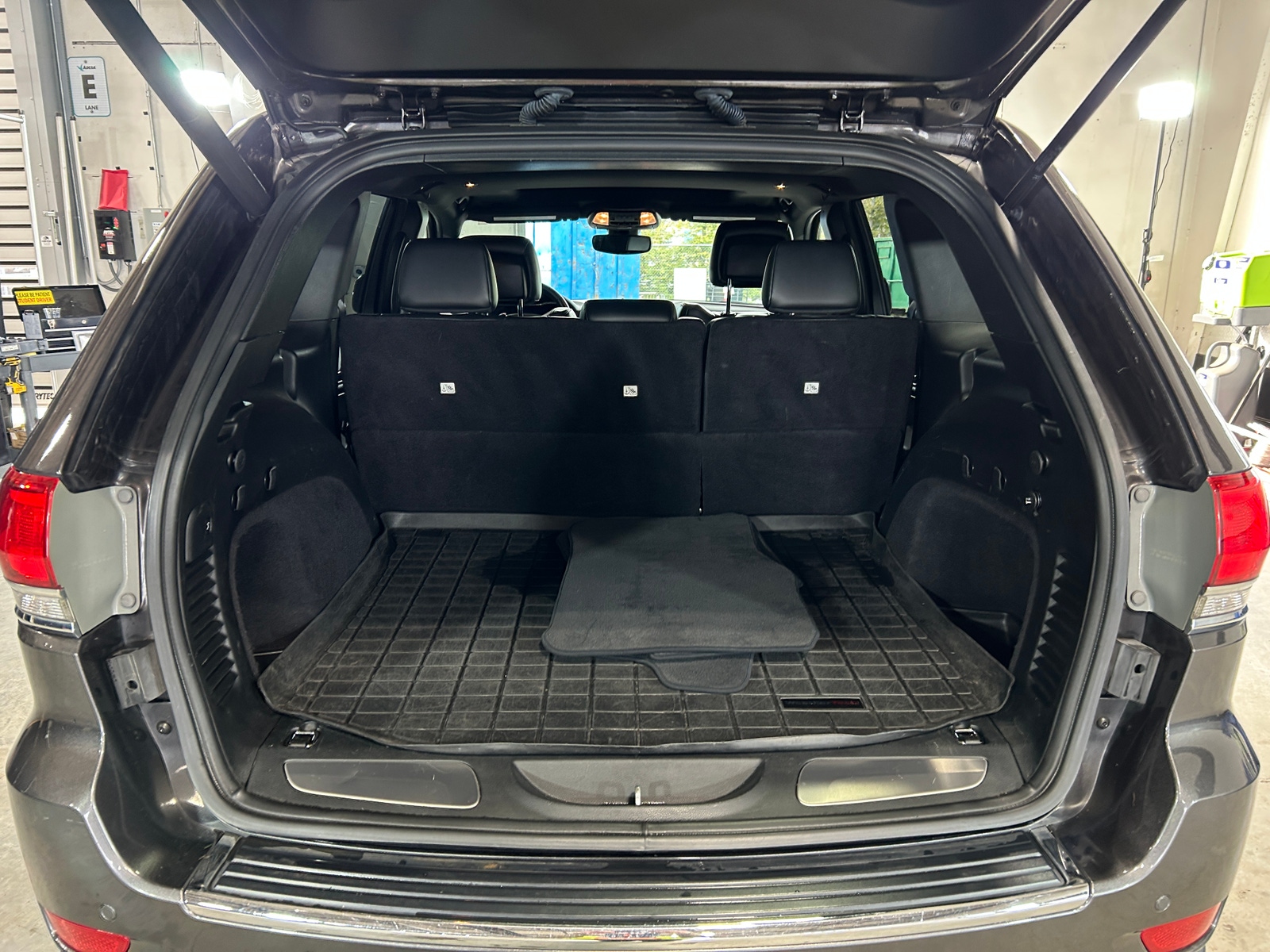 Thumbnail: 2018 Jeep Grand Cherokee - 6