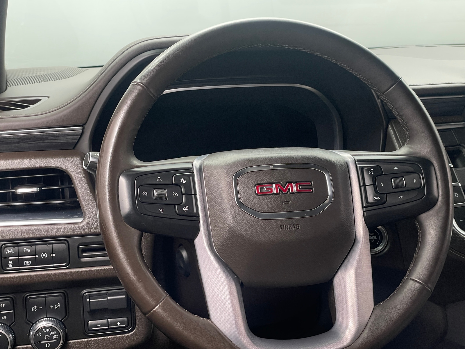 Thumbnail: 2023 GMC Yukon - 4