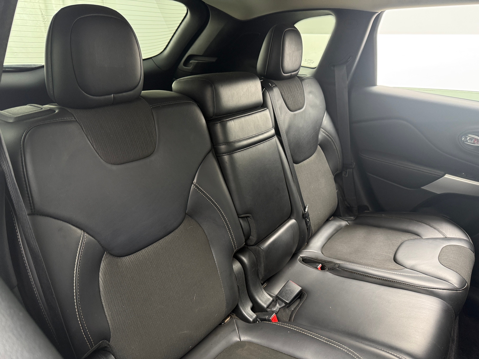 Thumbnail: 2018 Jeep Cherokee - 6