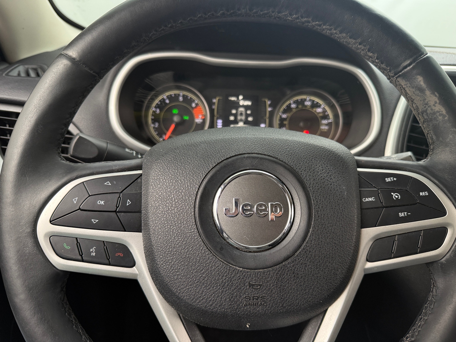 Thumbnail: 2018 Jeep Cherokee - 5