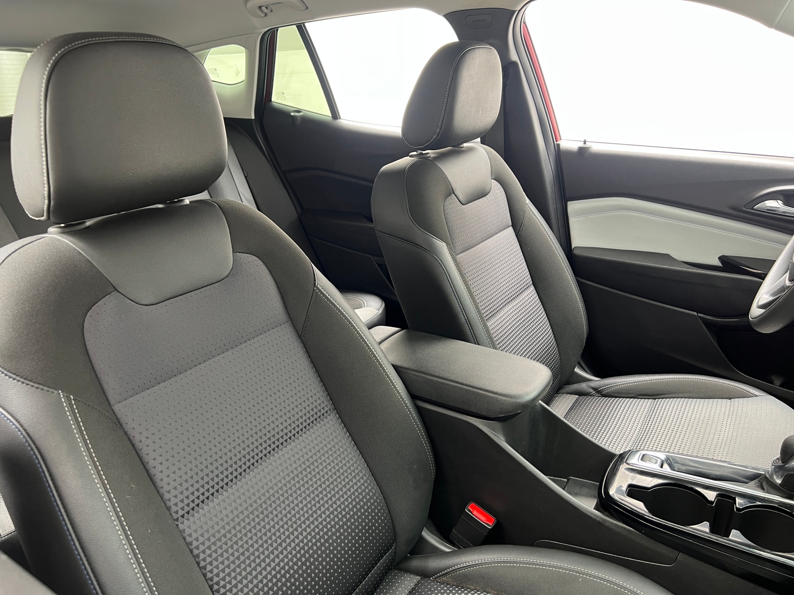 Thumbnail: 2025 Chevrolet Trax - 2