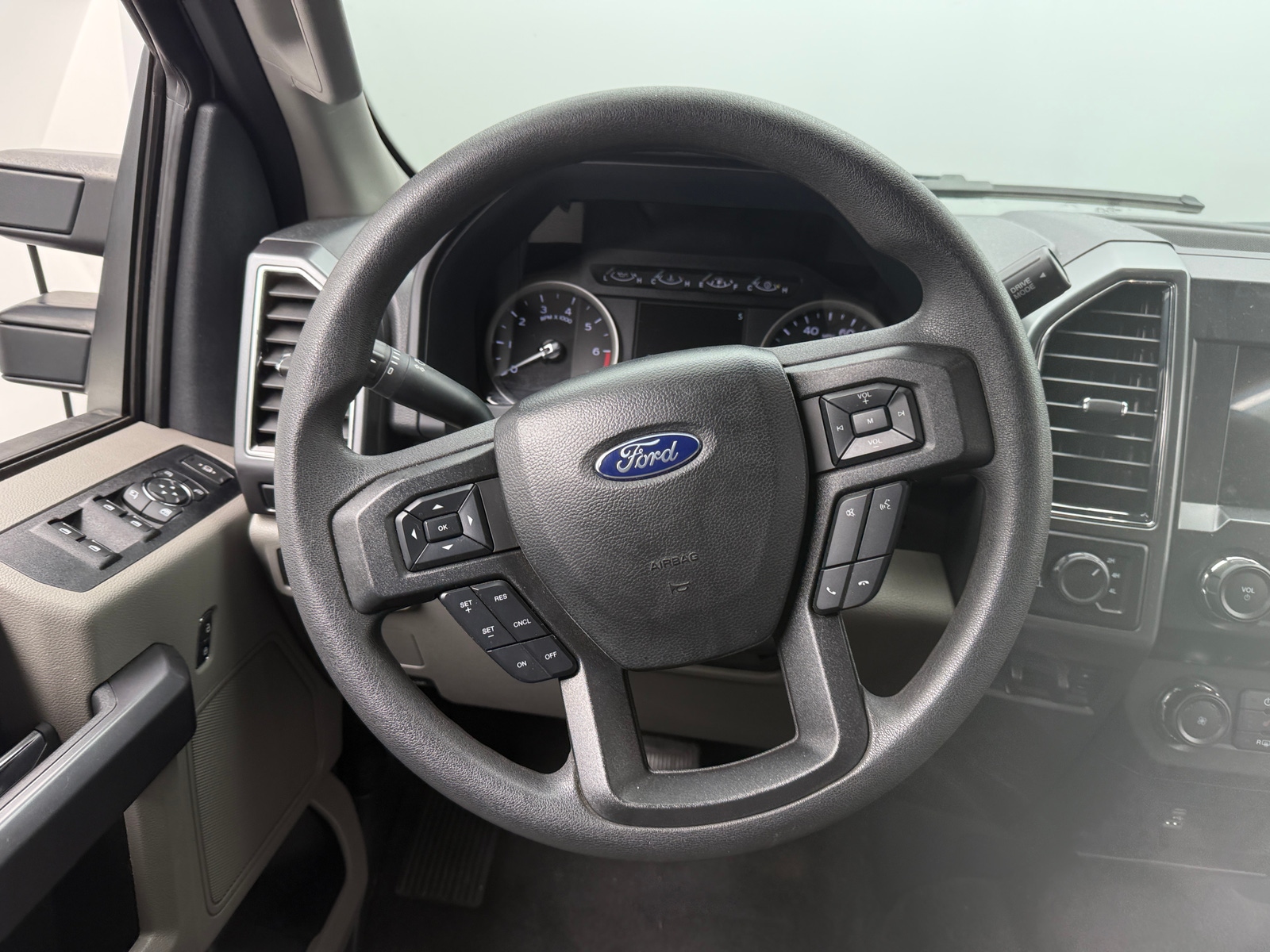 Thumbnail: 2022 Ford Econoline - 5