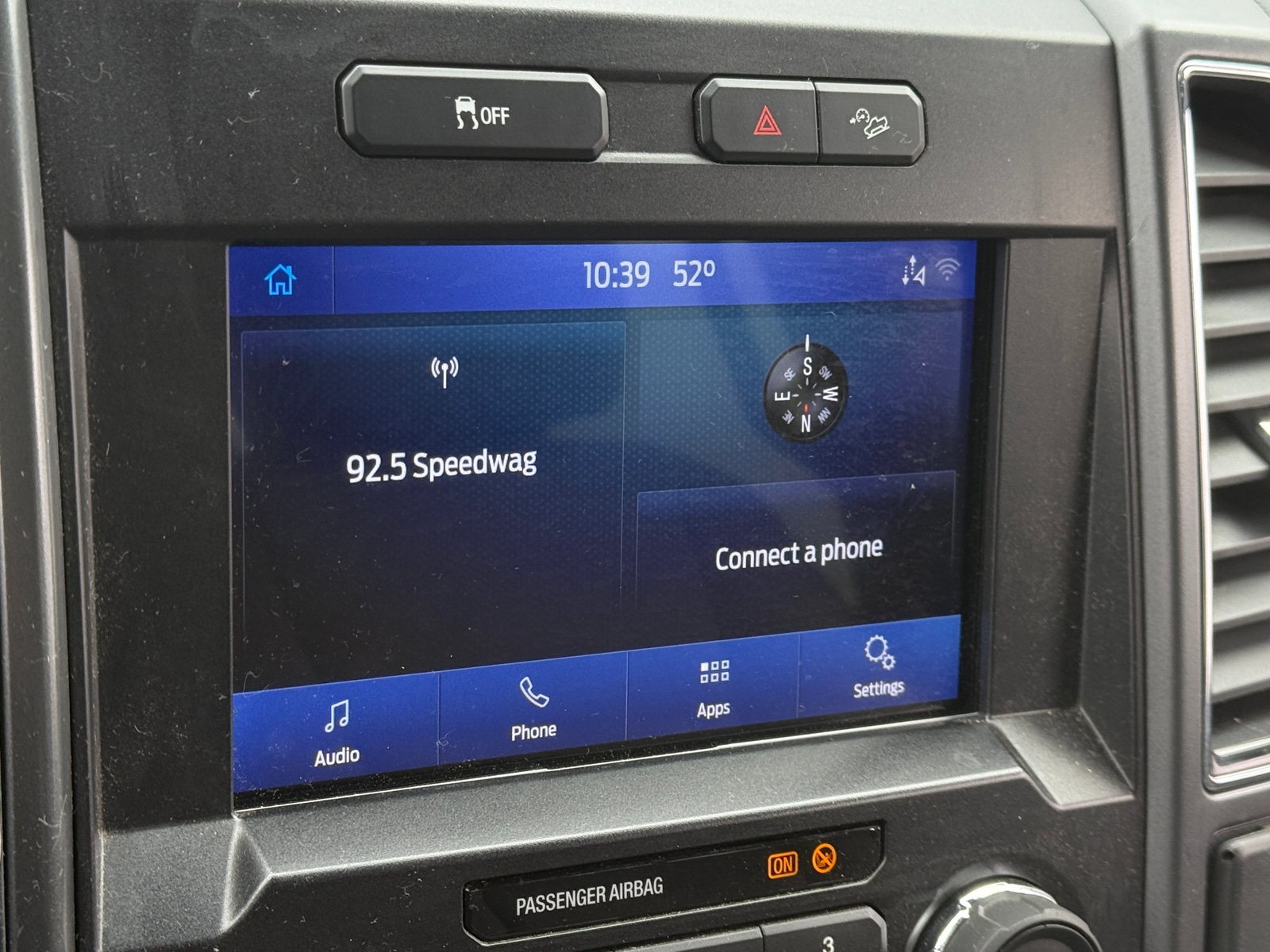 Thumbnail: 2022 Ford Econoline - 4