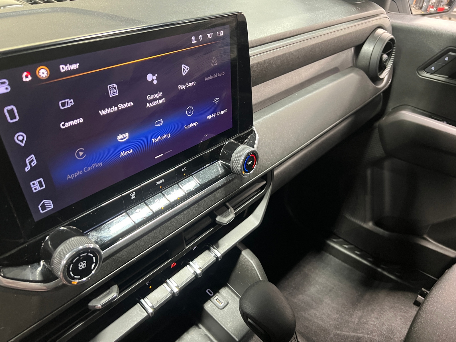 Thumbnail: 2024 Chevrolet Colorado - 4