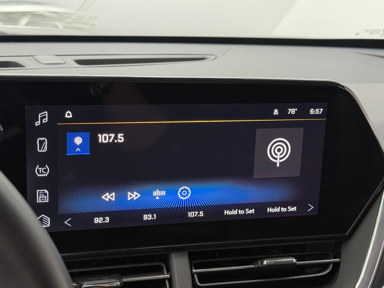 Thumbnail: 2025 Chevrolet Trax - 4