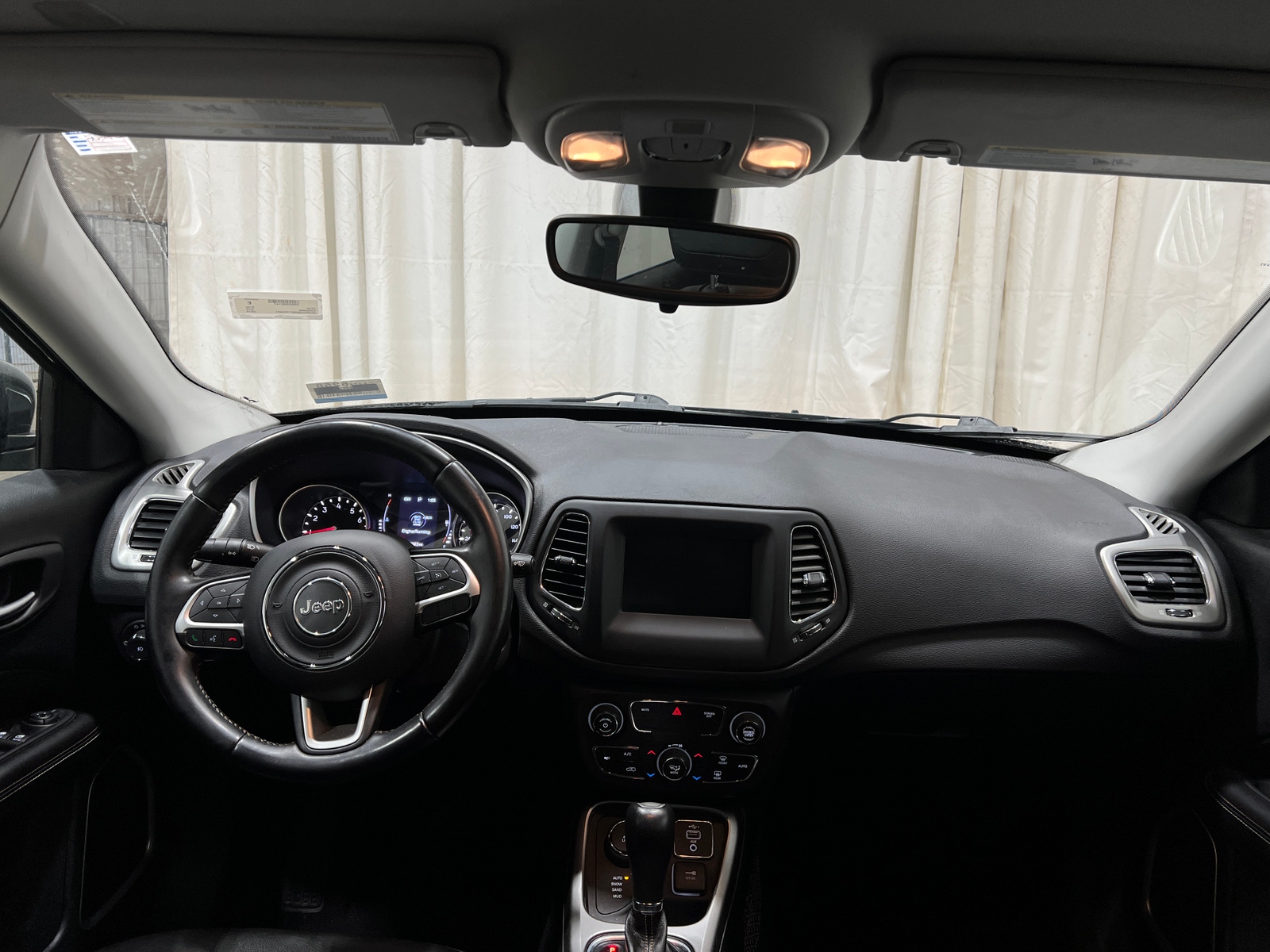 Thumbnail: 2019 Jeep Compass - 3