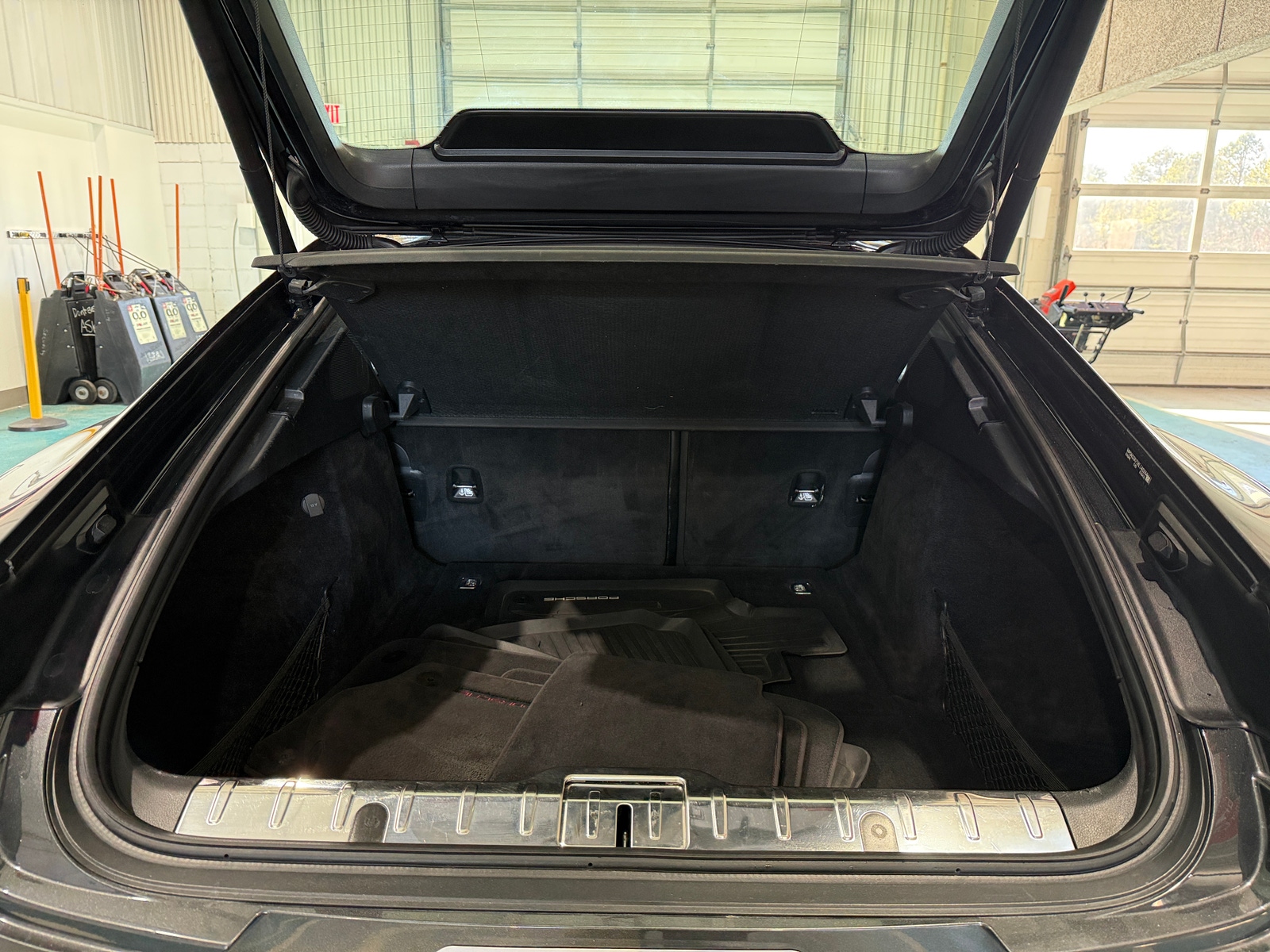 Thumbnail: 2019 Porsche Panamera - 6