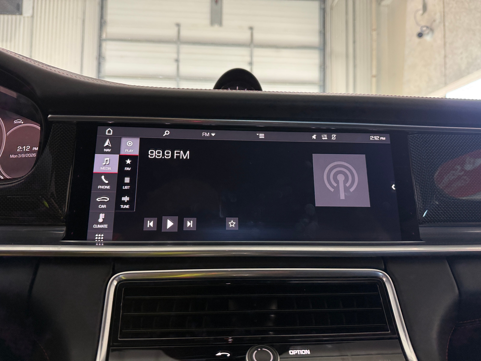 Thumbnail: 2019 Porsche Panamera - 3