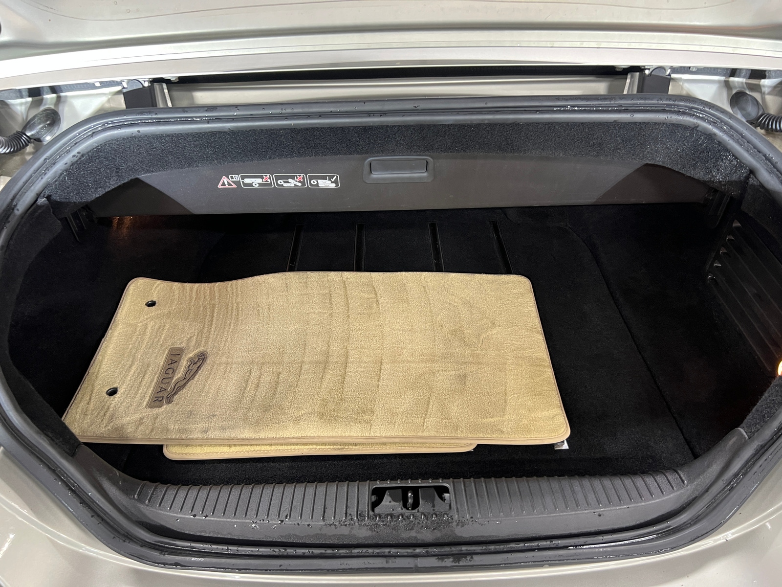 Thumbnail: 2010 Jaguar XK - 6