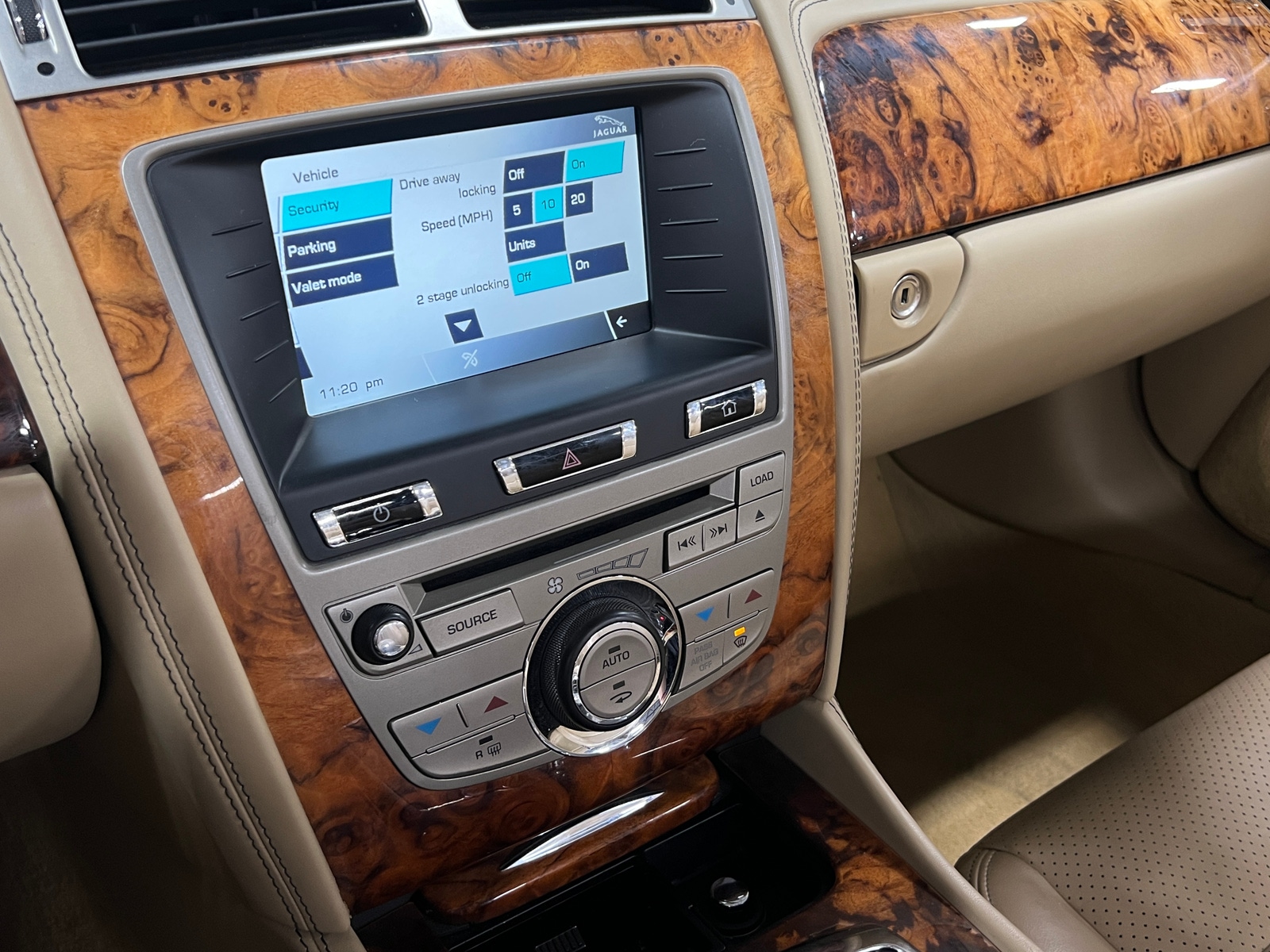 Thumbnail: 2010 Jaguar XK - 3