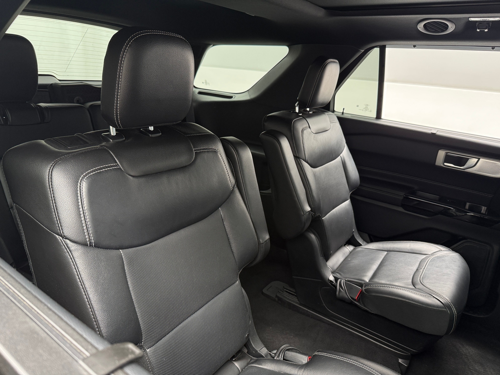 Thumbnail: 2022 Ford Explorer - 5