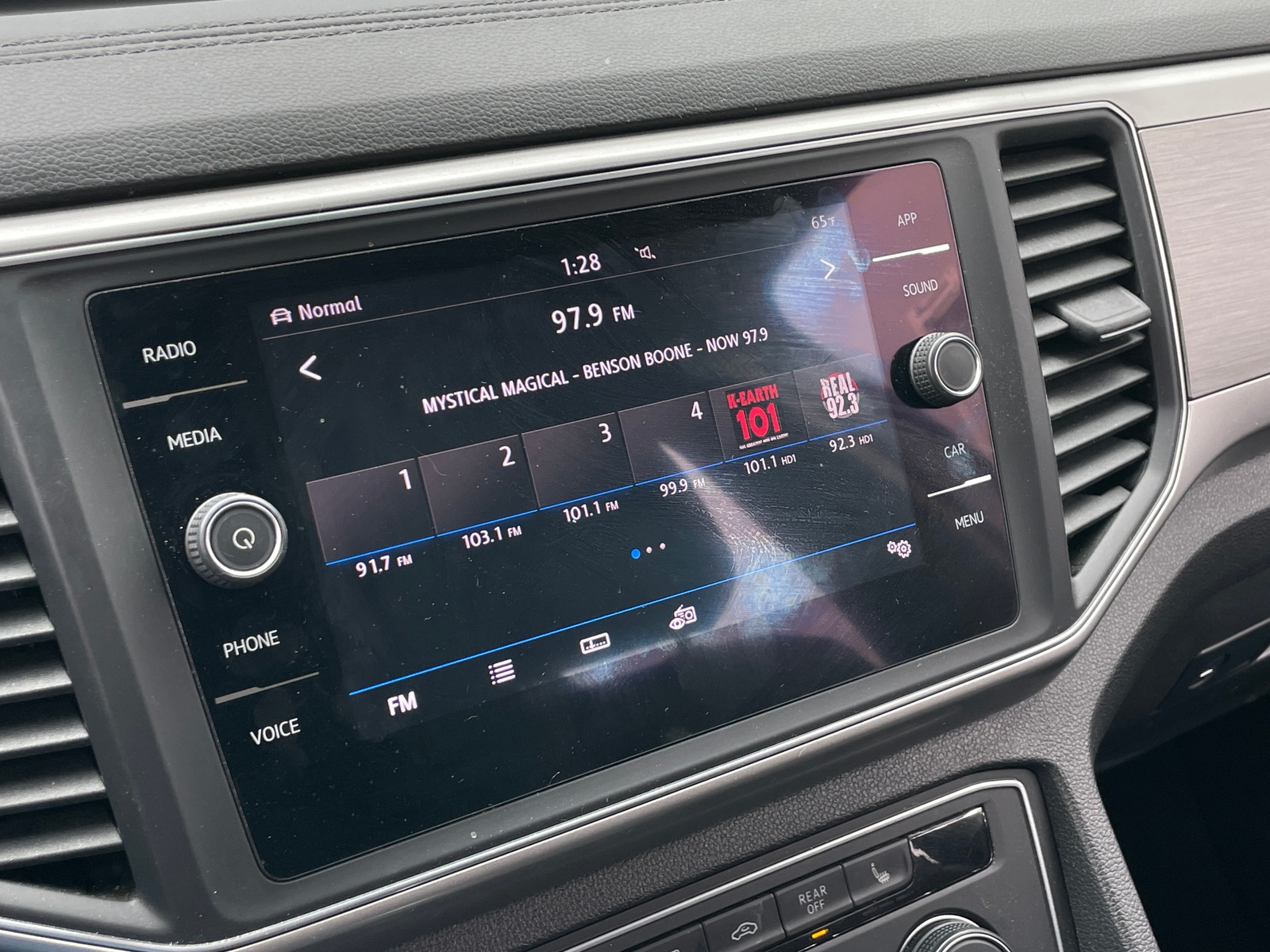 Thumbnail: 2018 Volkswagen Atlas - 3