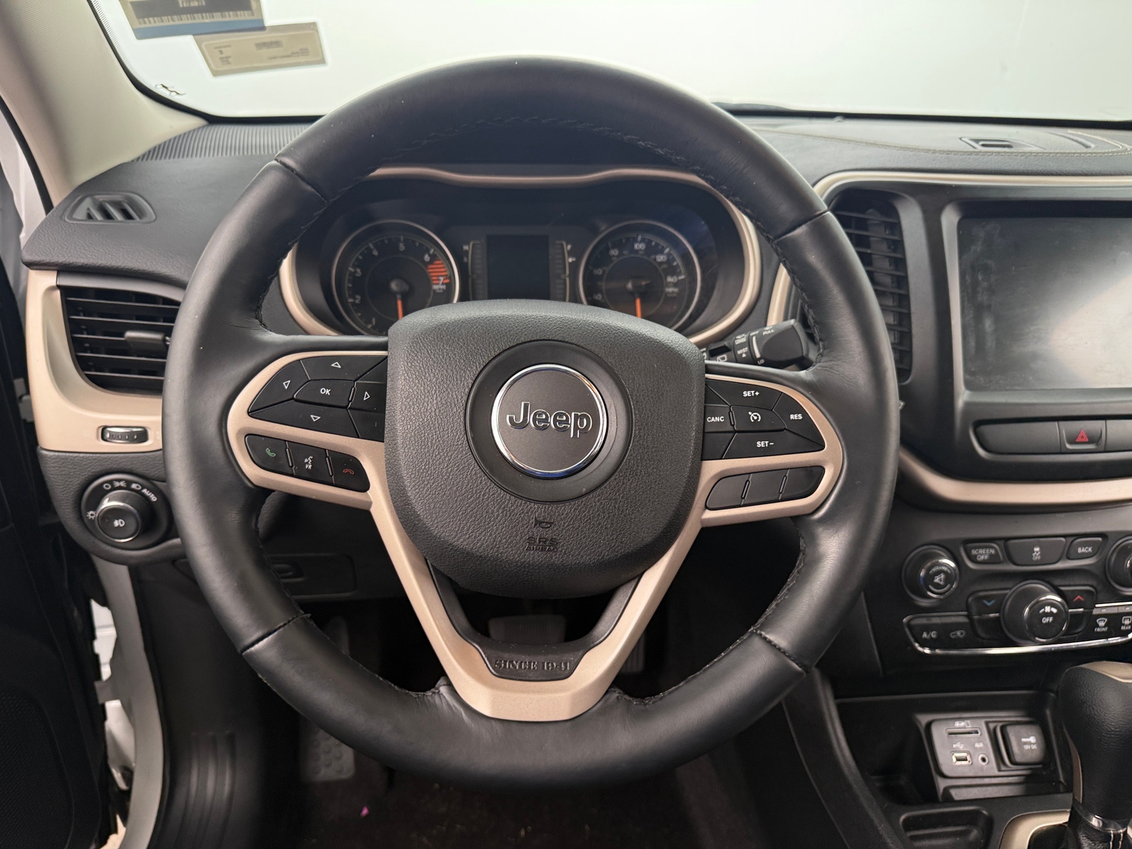 Thumbnail: 2017 Jeep Cherokee - 5