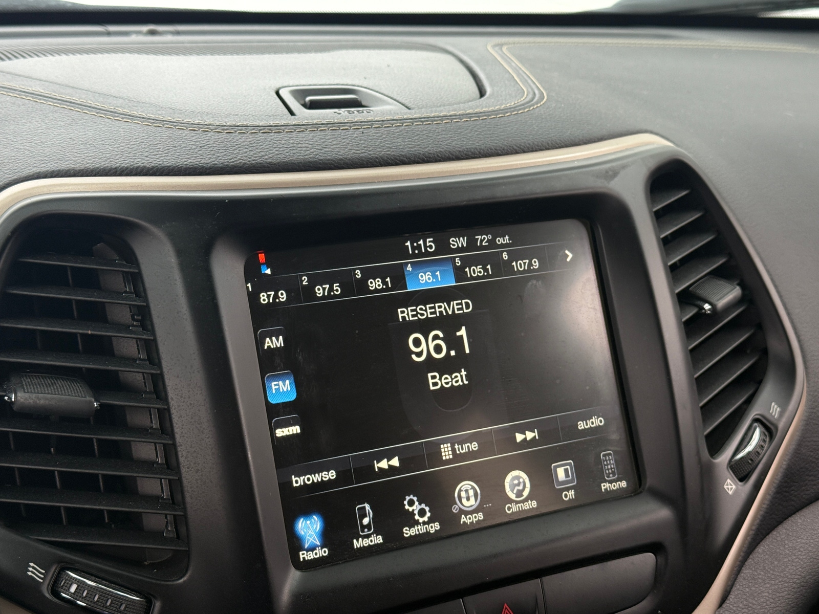 Thumbnail: 2017 Jeep Cherokee - 4