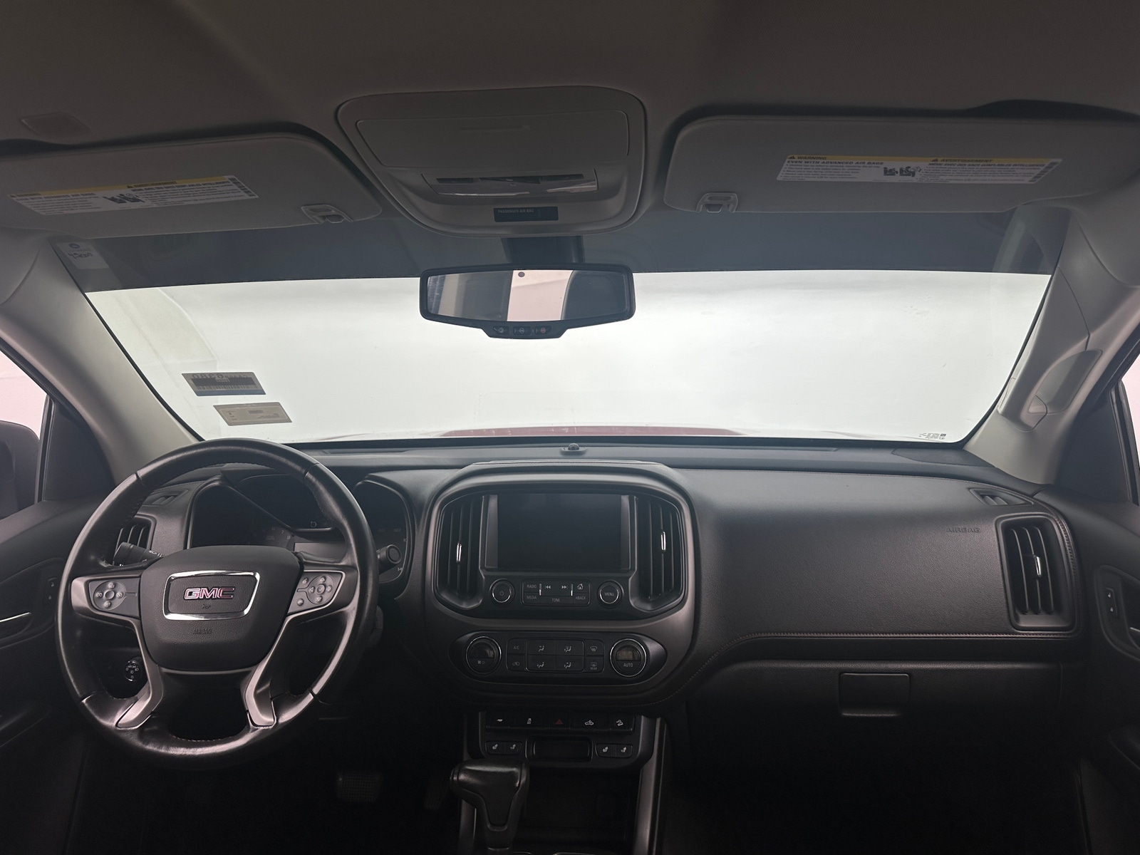 Thumbnail: 2018 GMC Canyon - 3