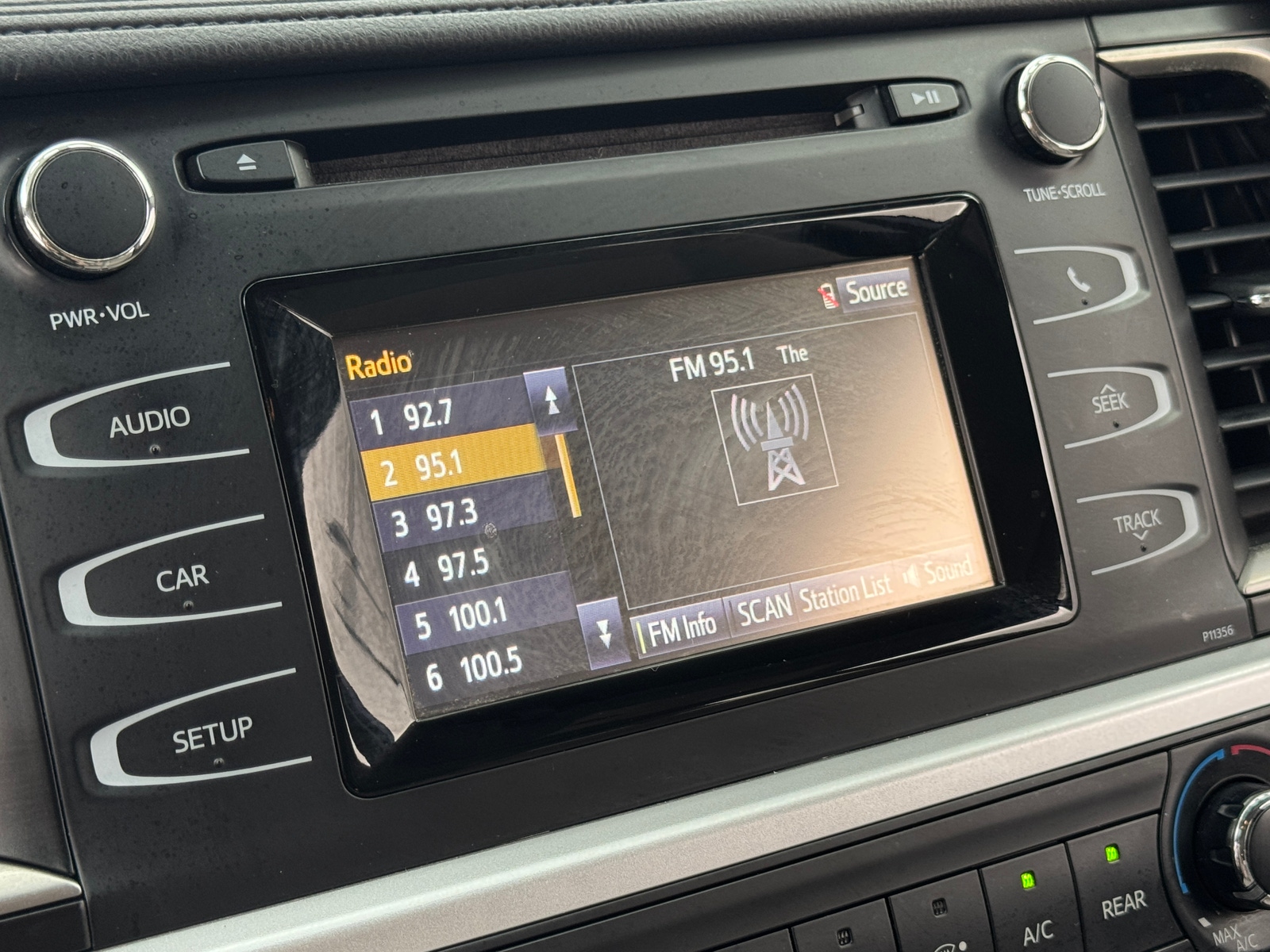 Thumbnail: 2018 Toyota Highlander - 4