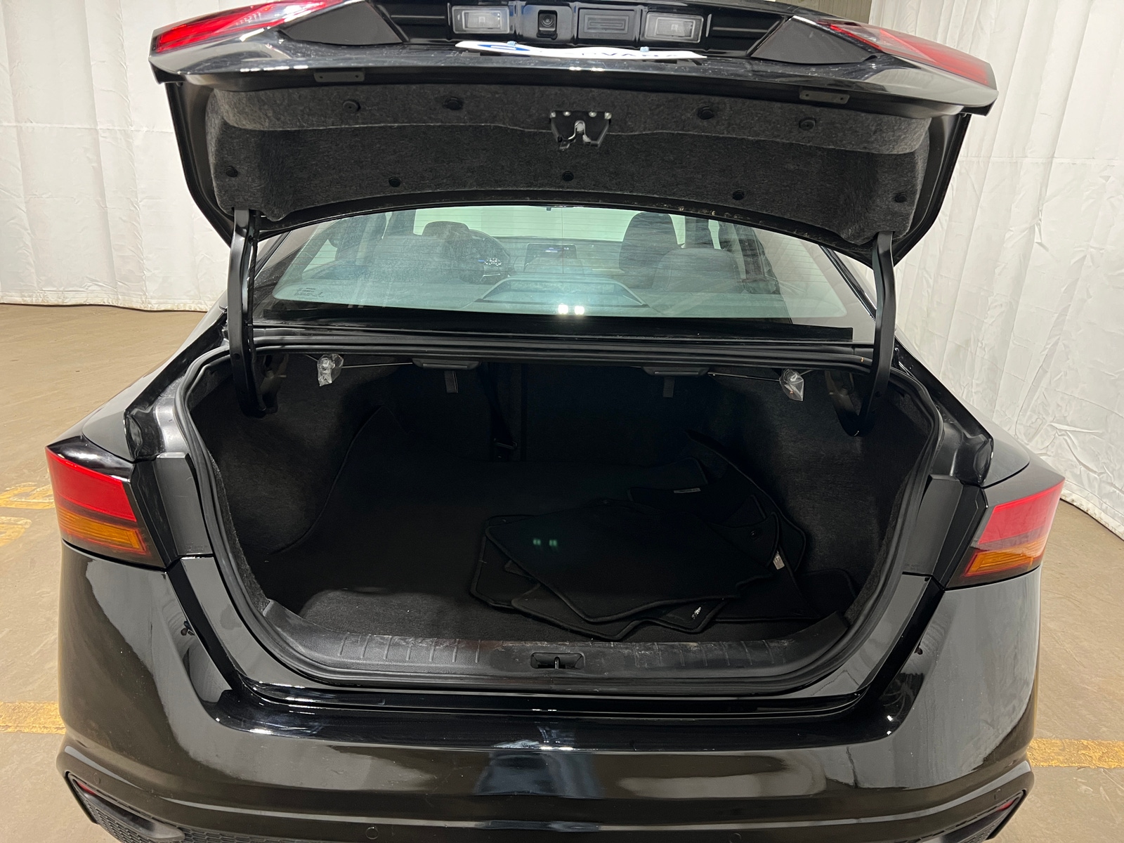 Thumbnail: 2023 Nissan Altima - 7