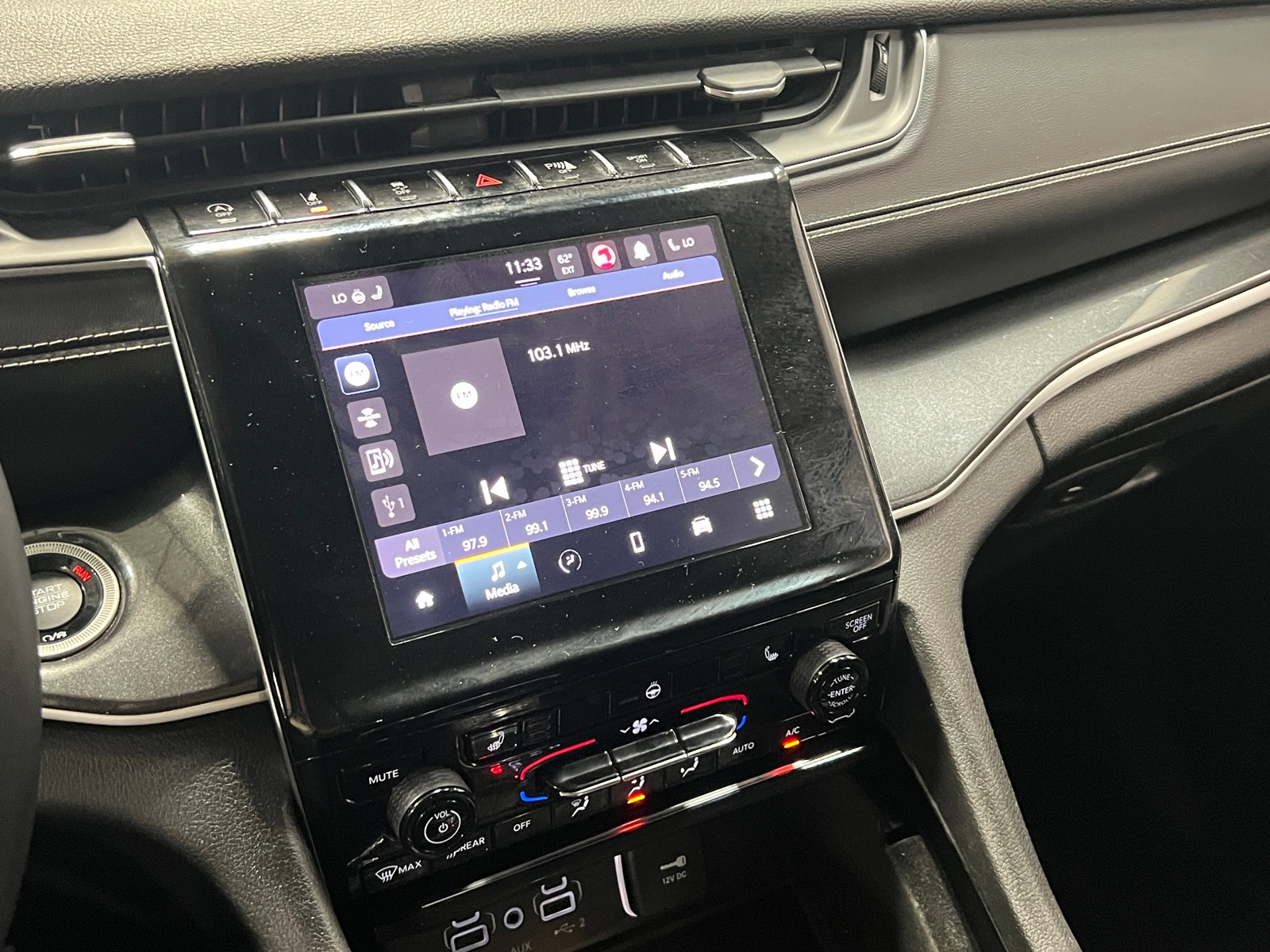 Thumbnail: 2022 Jeep Grand Cherokee L - 4