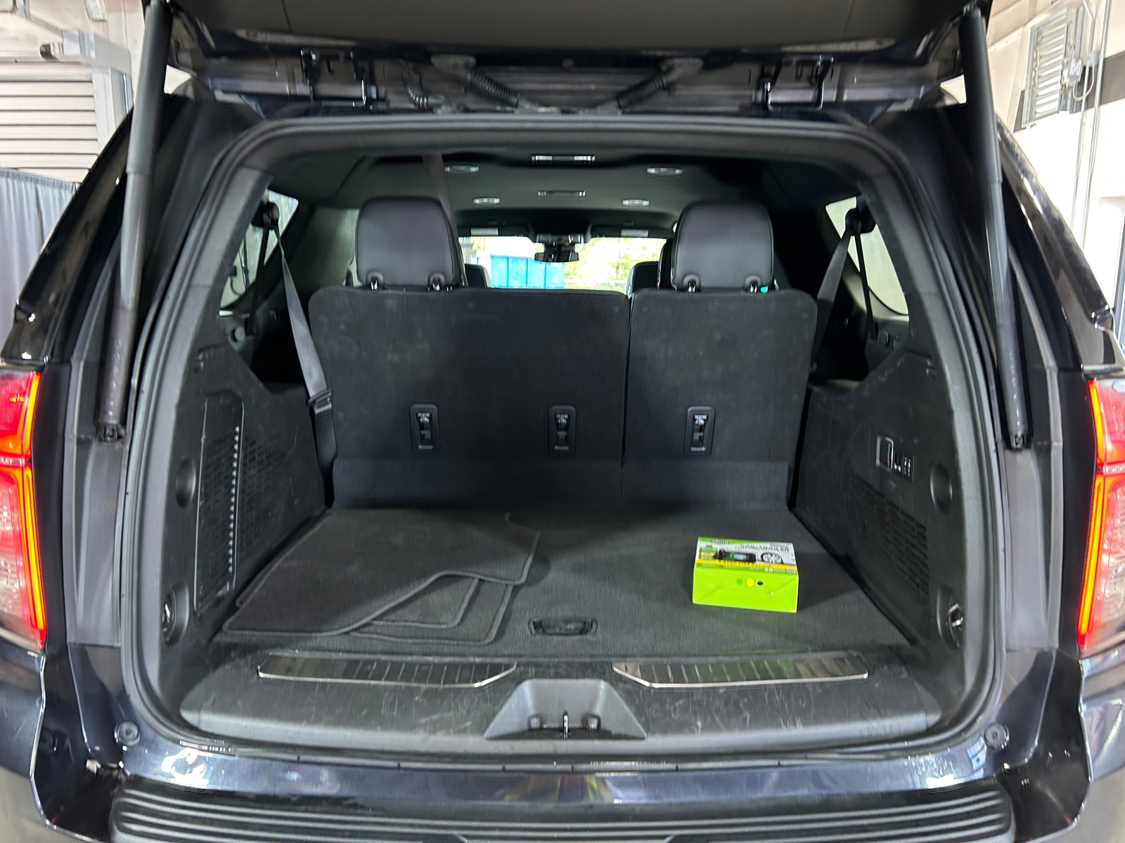 Thumbnail: 2023 Chevrolet Suburban - 6