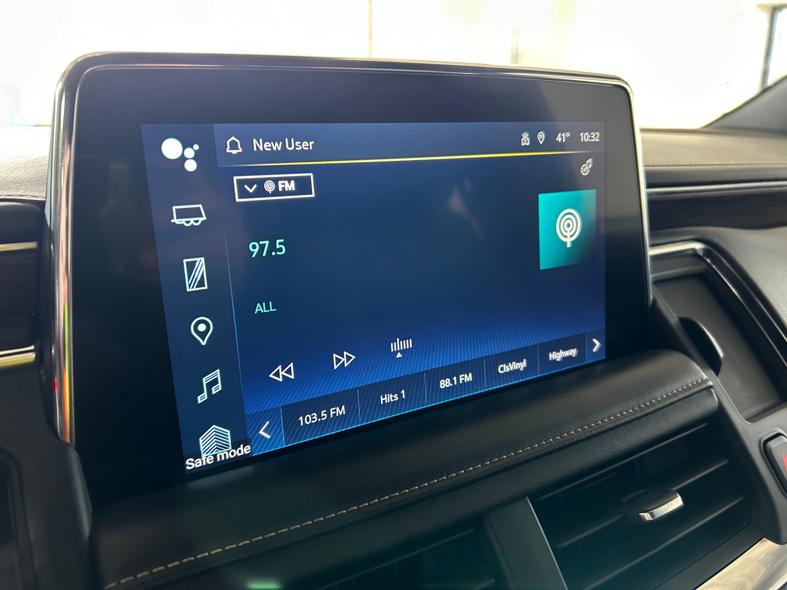 Thumbnail: 2023 Chevrolet Suburban - 3