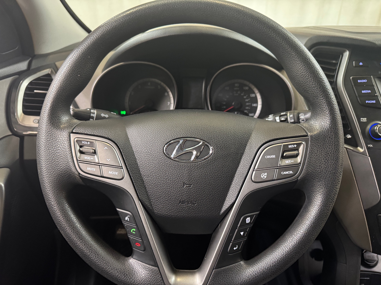 Thumbnail: 2015 Hyundai Santa Fe - 5