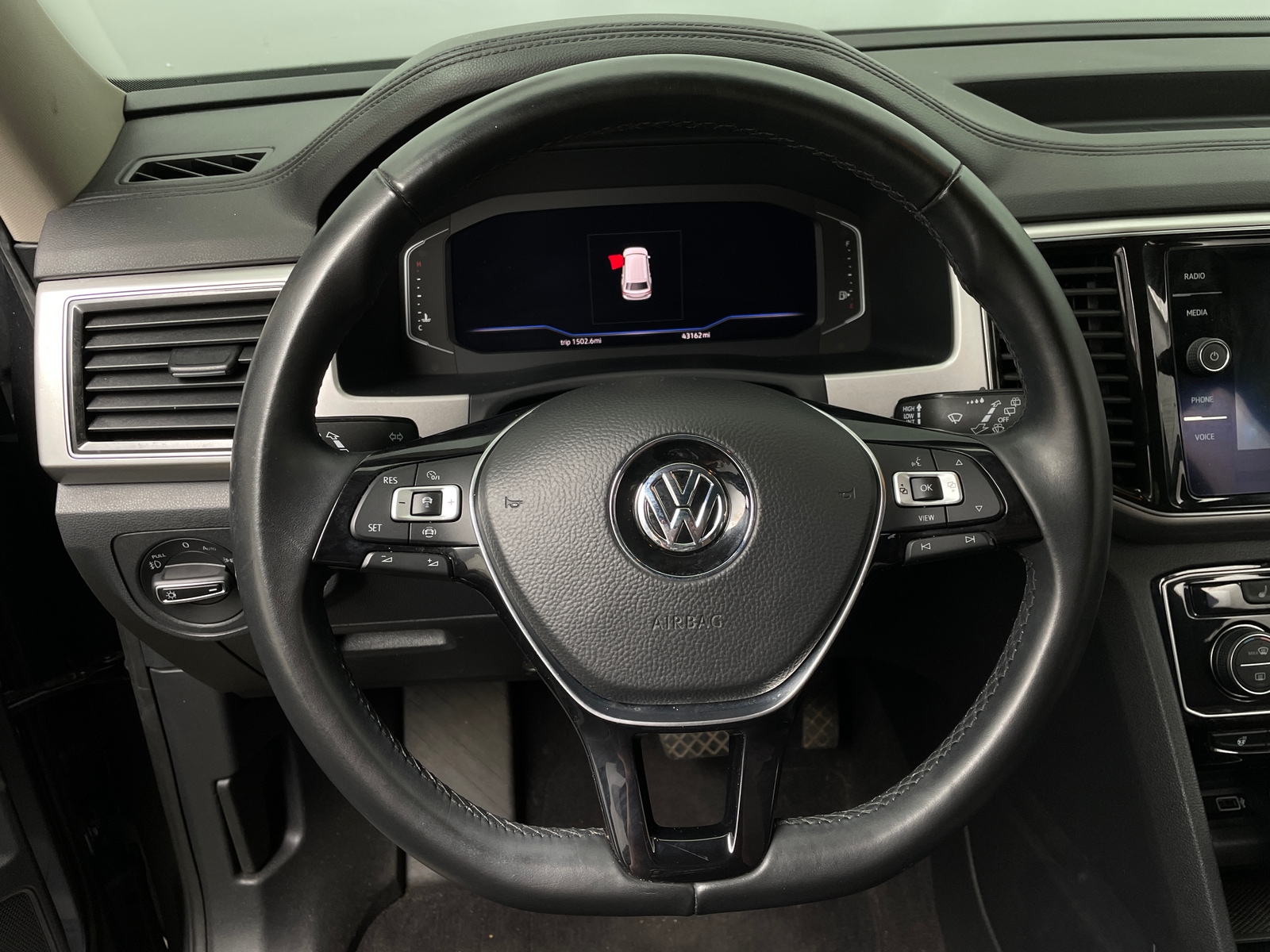Thumbnail: 2019 Volkswagen Atlas - 4