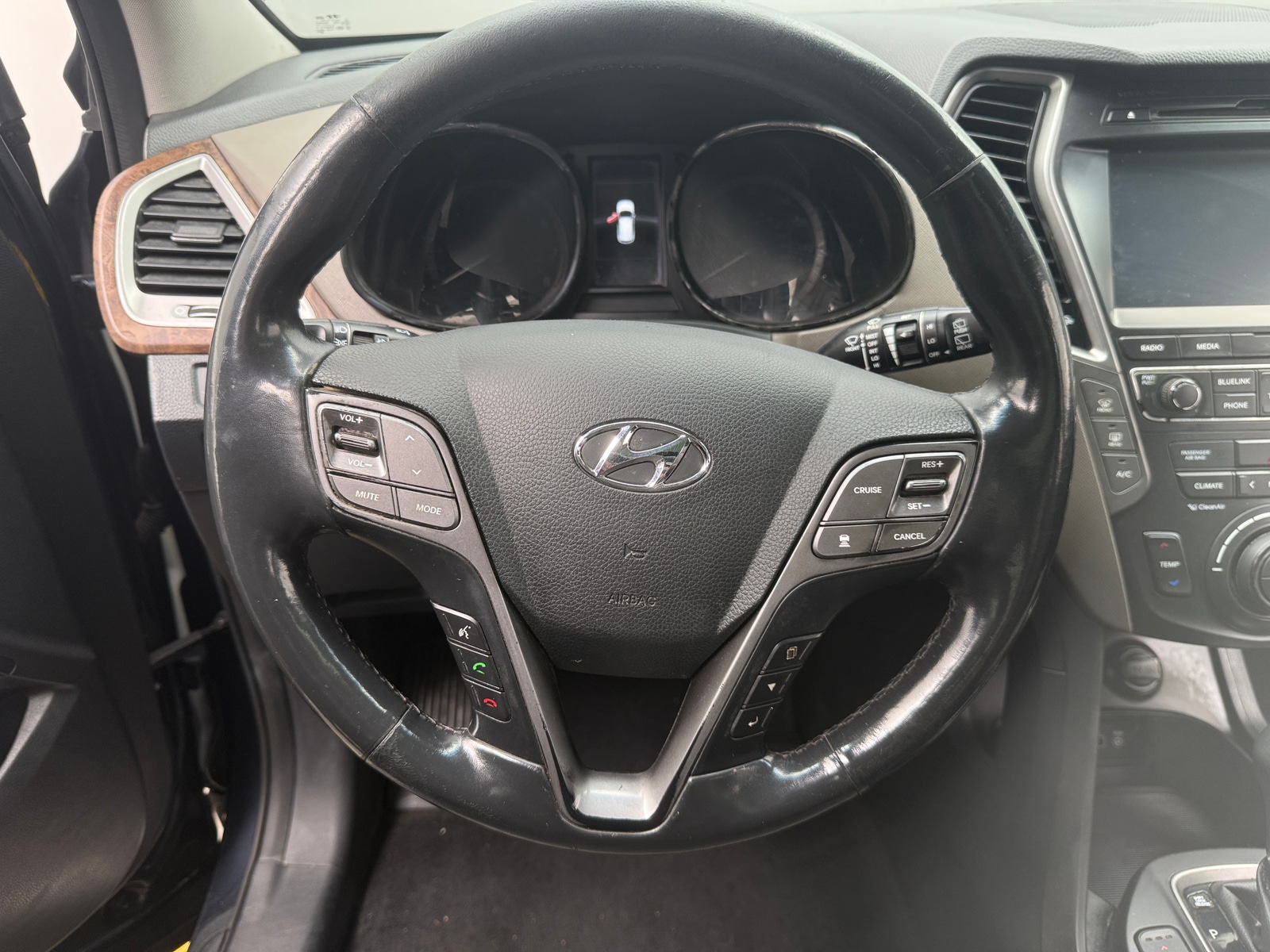 Thumbnail: 2017 Hyundai Santa Fe - 4