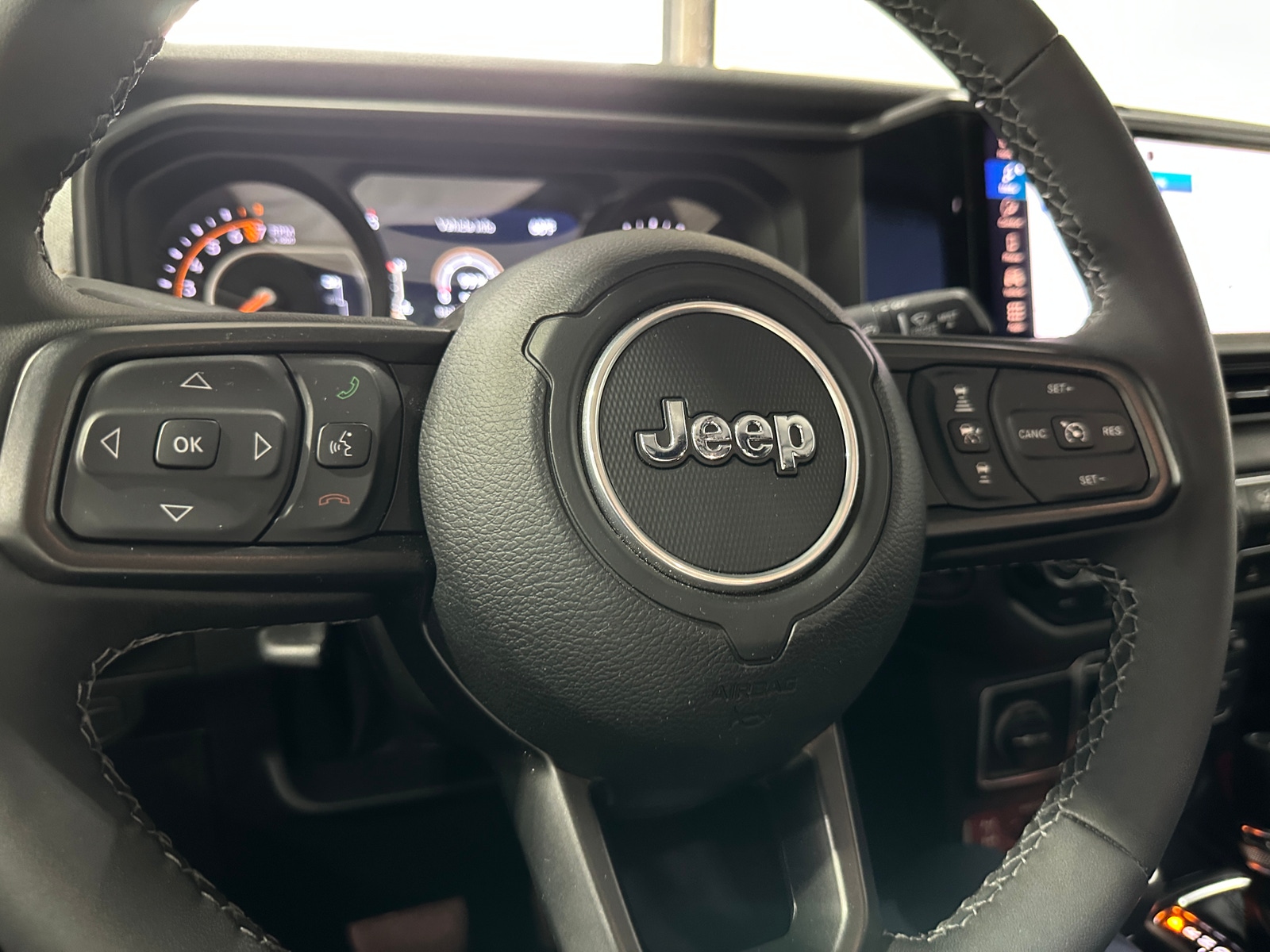 Thumbnail: 2025 Jeep Gladiator - 5